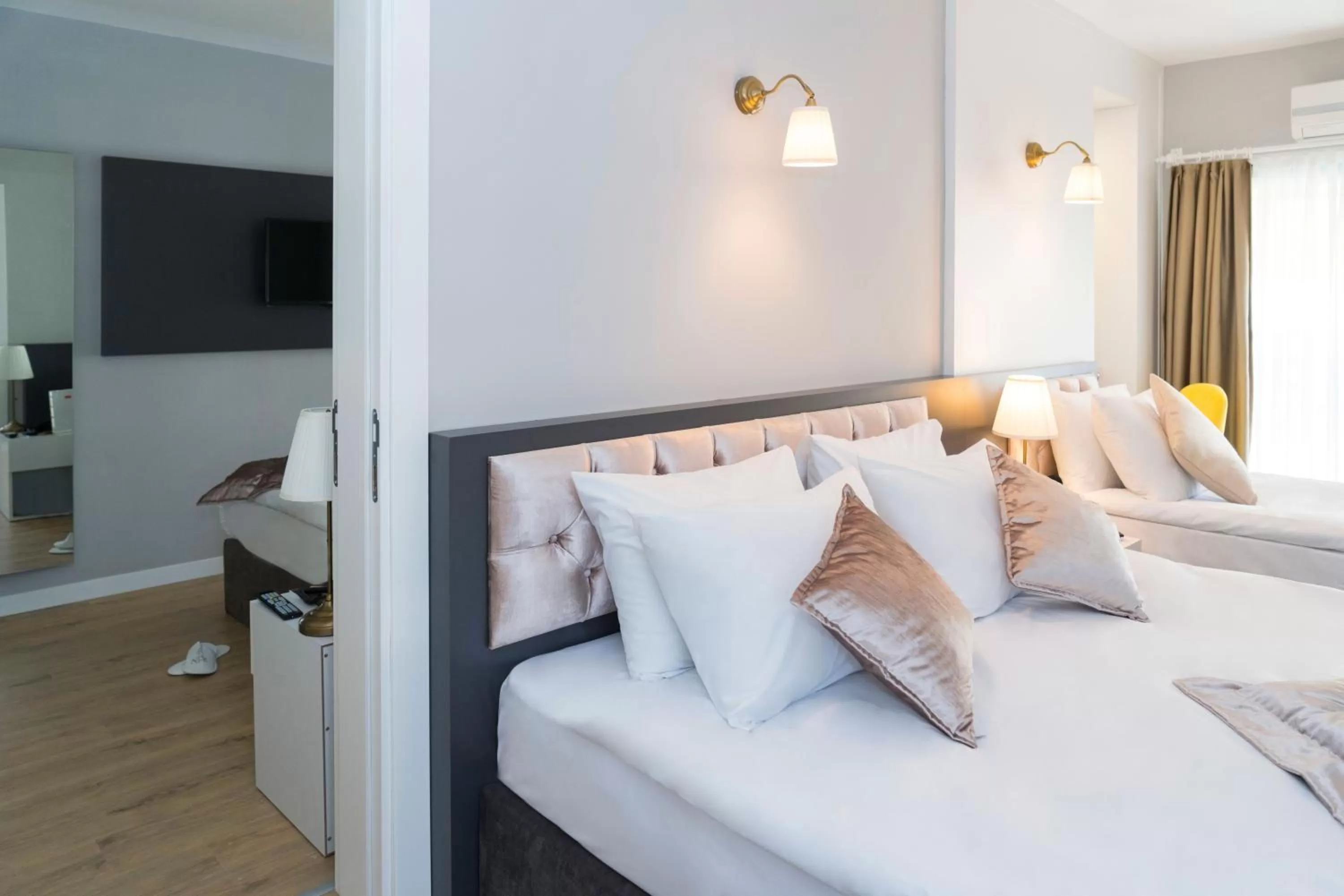 Bedroom in Niss Lara Hotel