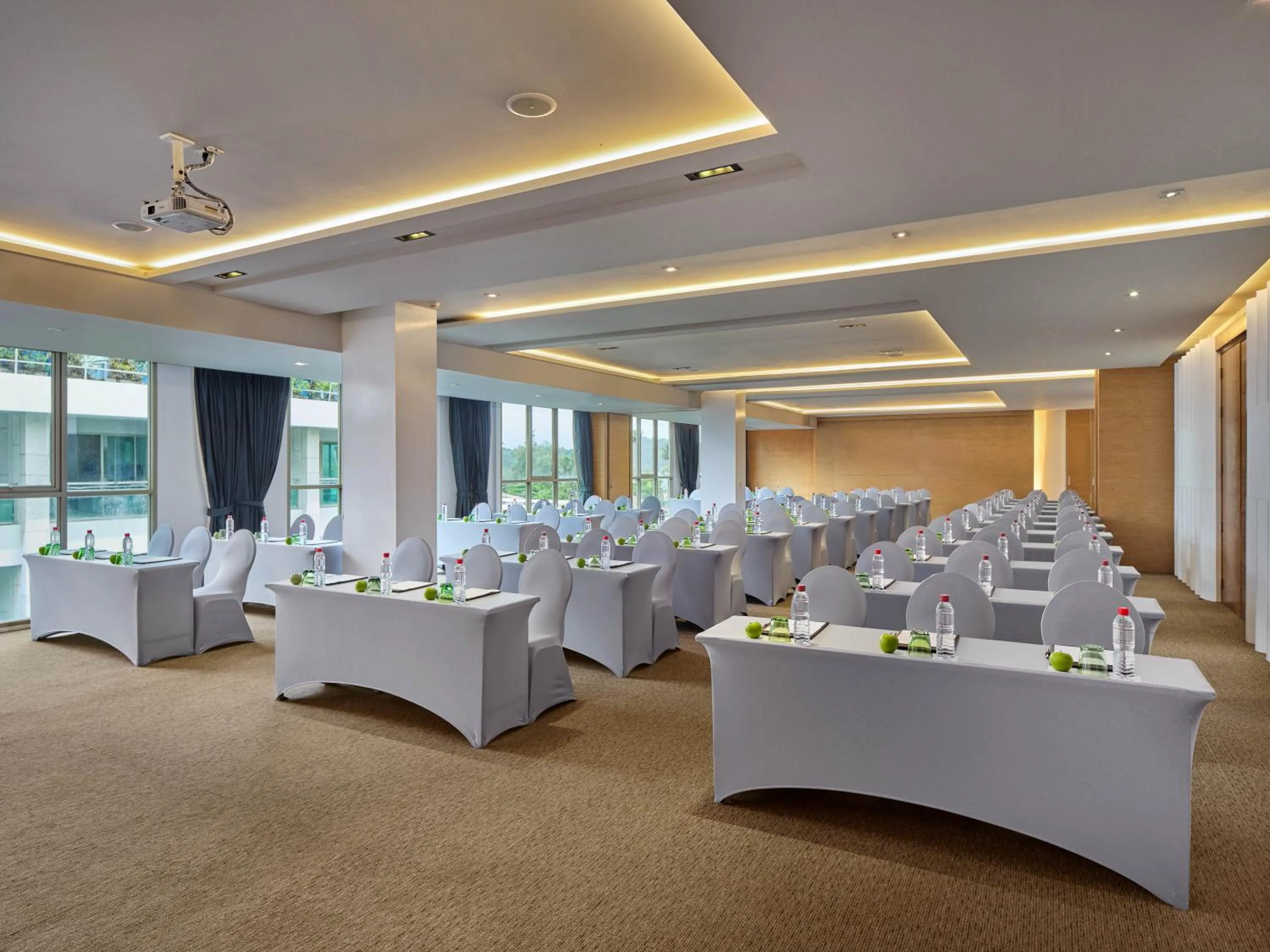 Restaurant/places to eat in The Kee Resort & Spa