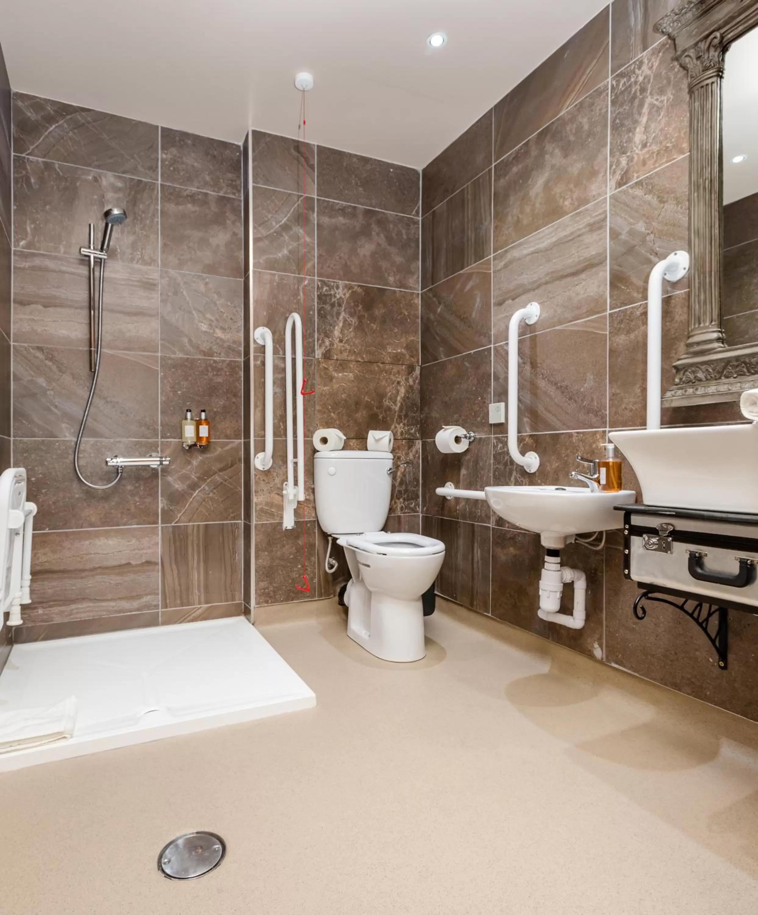 Bathroom in The Shankly Hotel