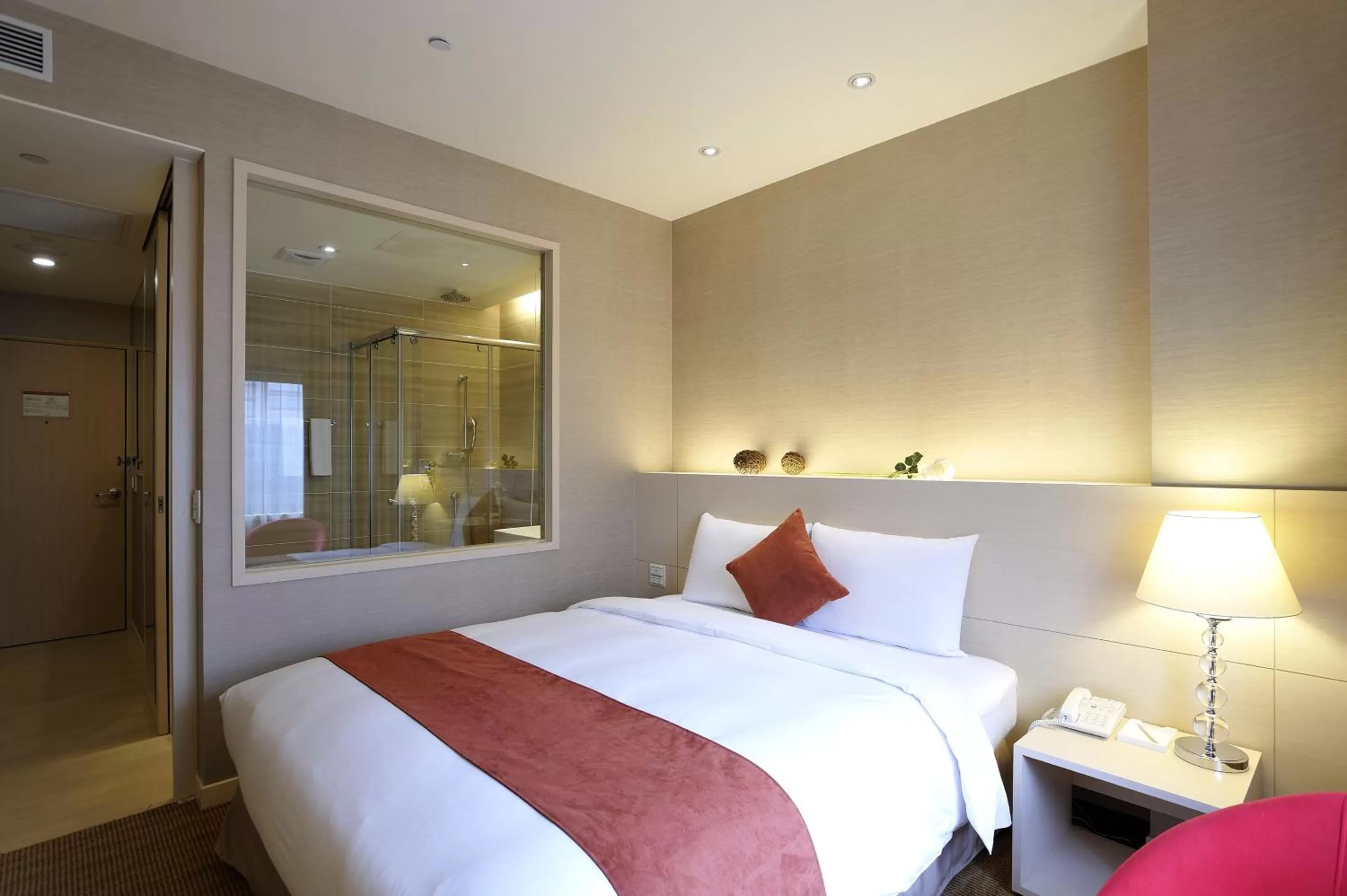 Bedroom, Bed in Hotel Riverview Taipei