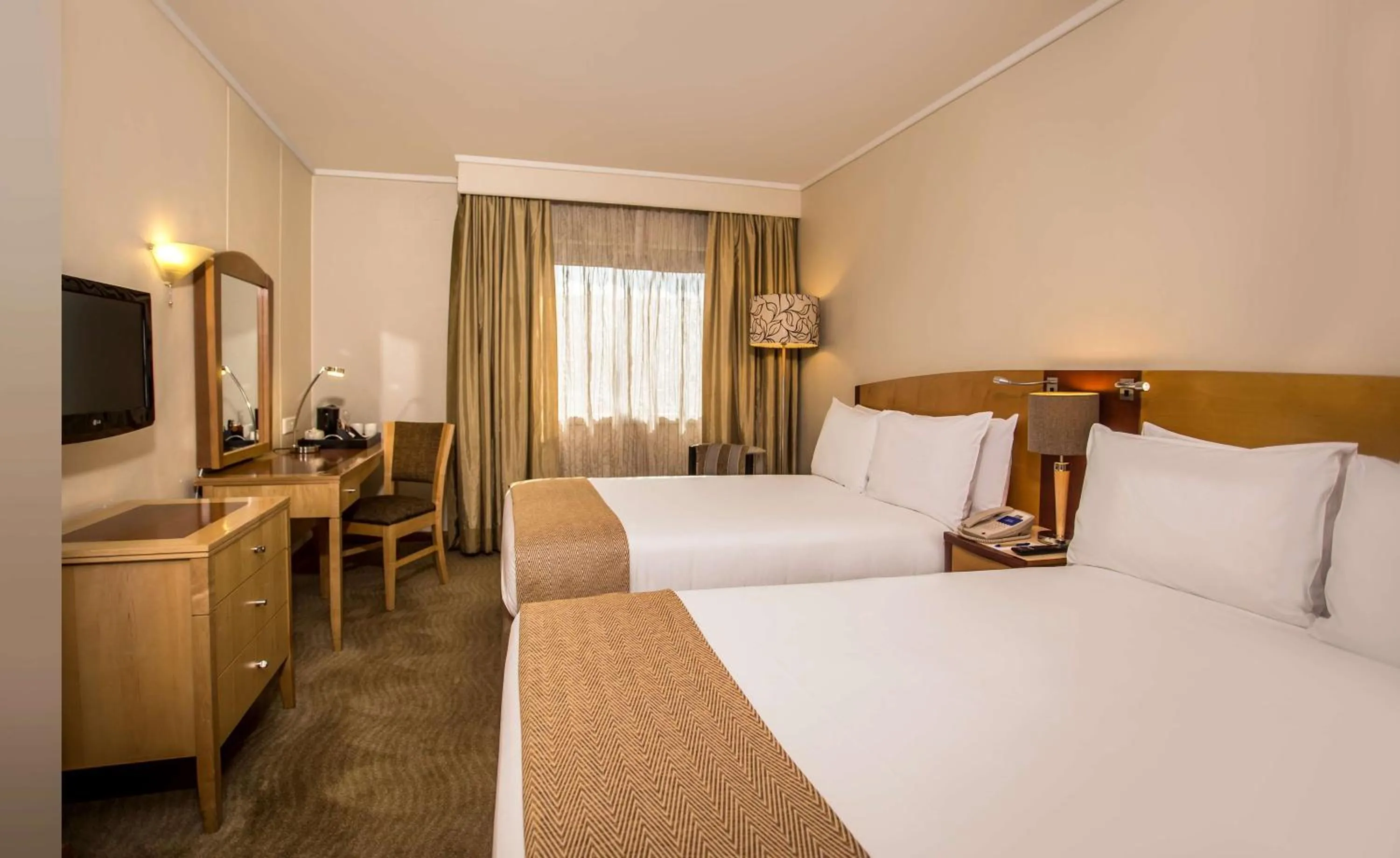 Photo of the whole room, Bed in Garden Court Eastgate