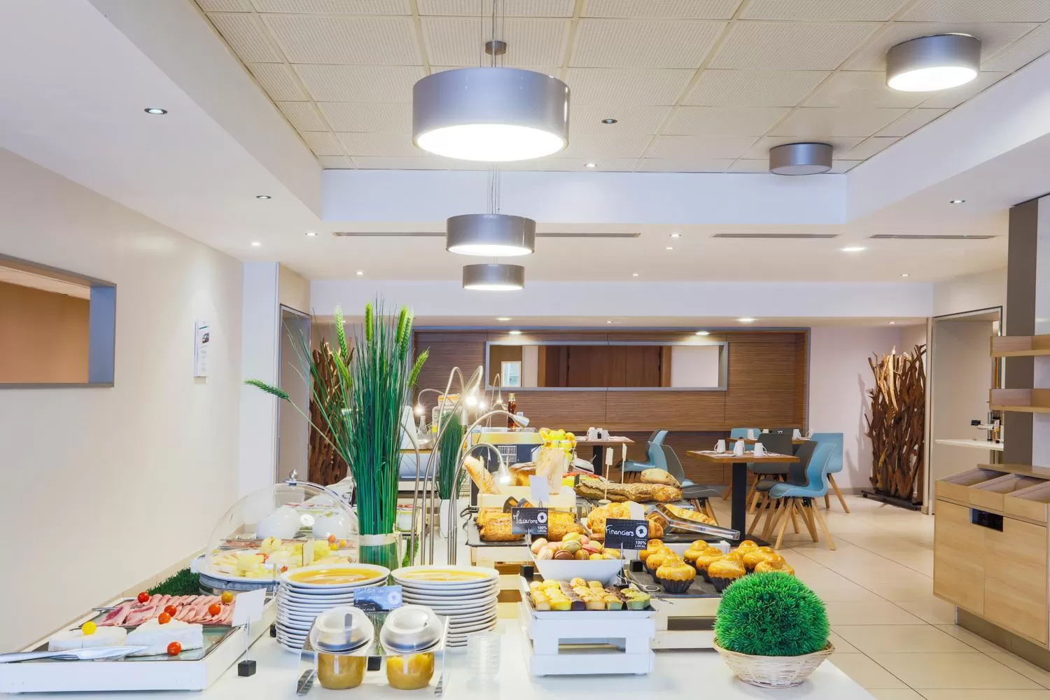 Restaurant/places to eat in Mercure Paris Vaugirard Porte De Versailles