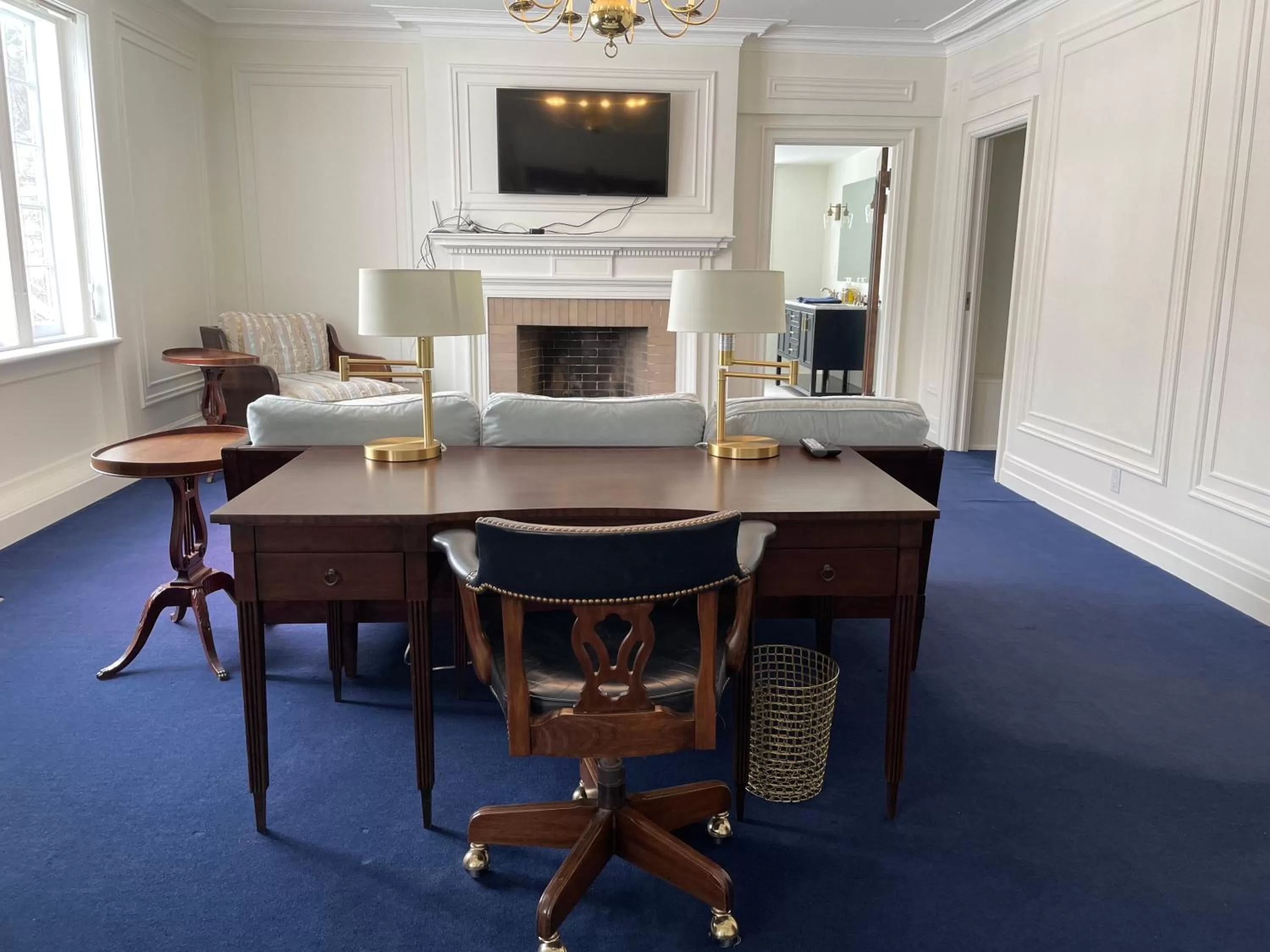 The Argus Hotel & Cocktail Lounge