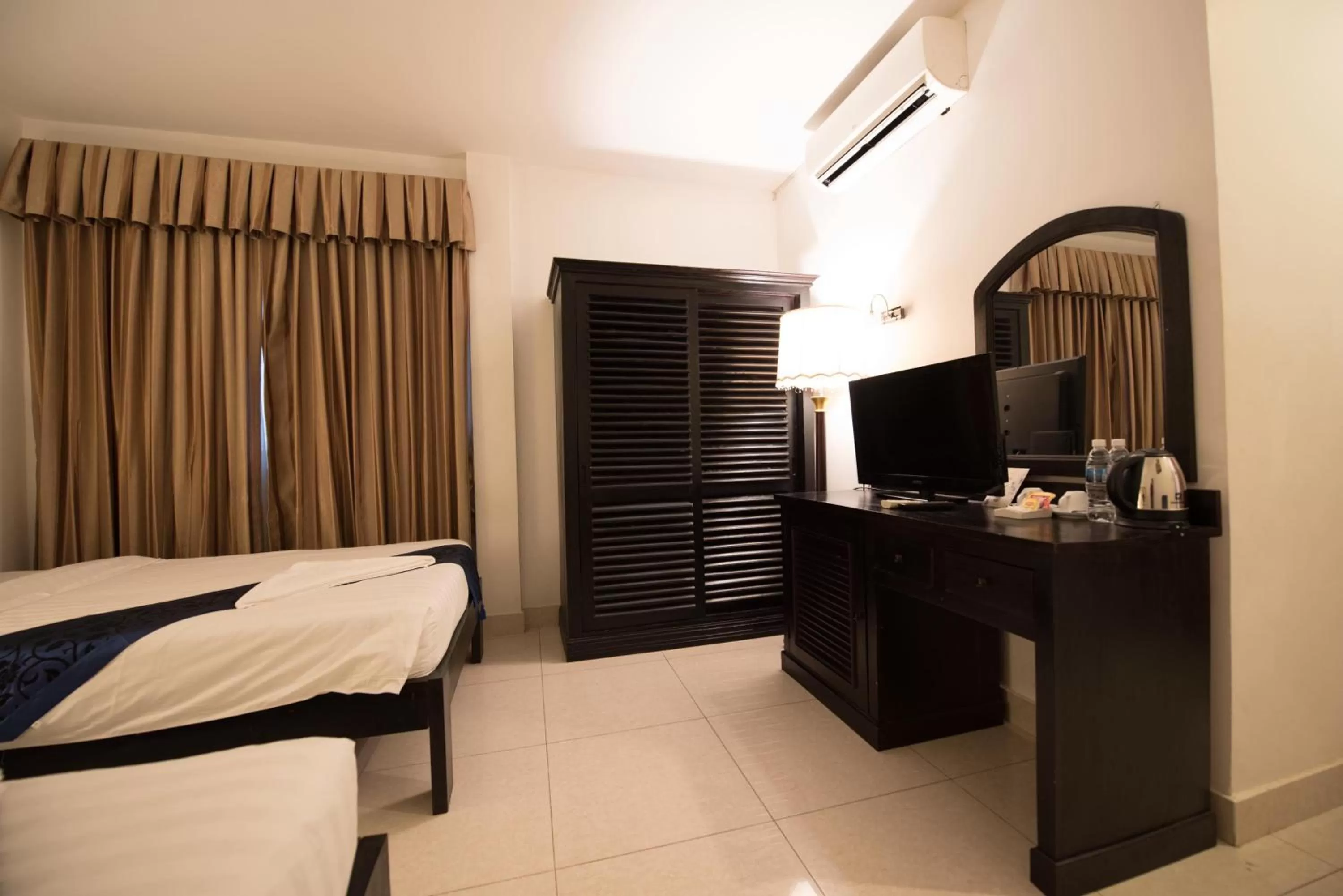 TV and multimedia in Homesyn Hotel