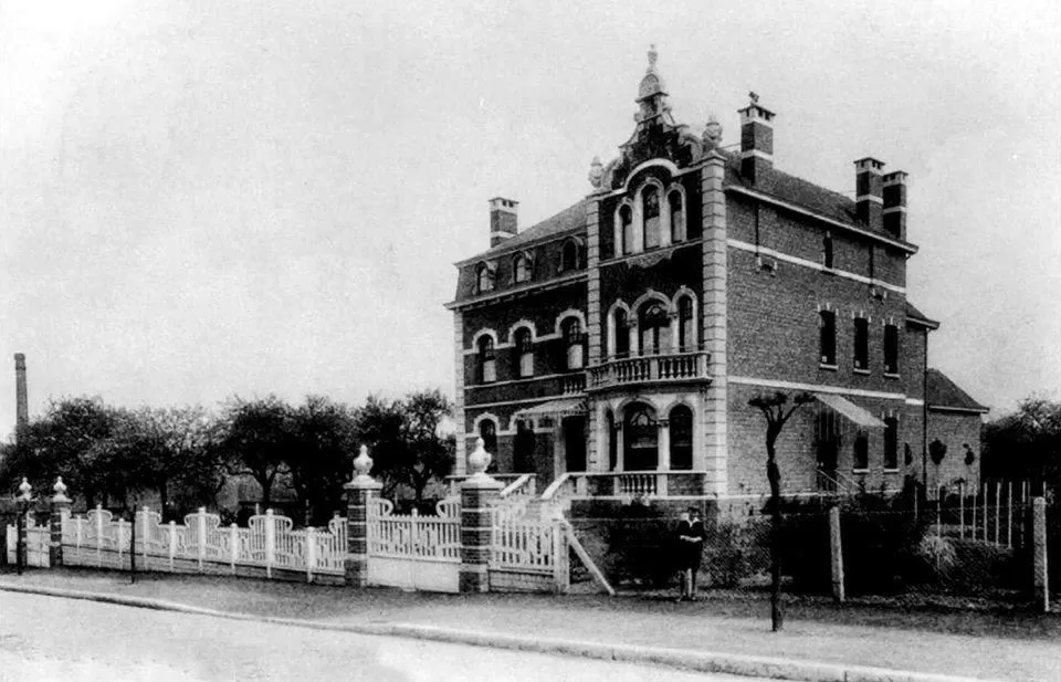 Facade/entrance, Property Building in Villa Copis
