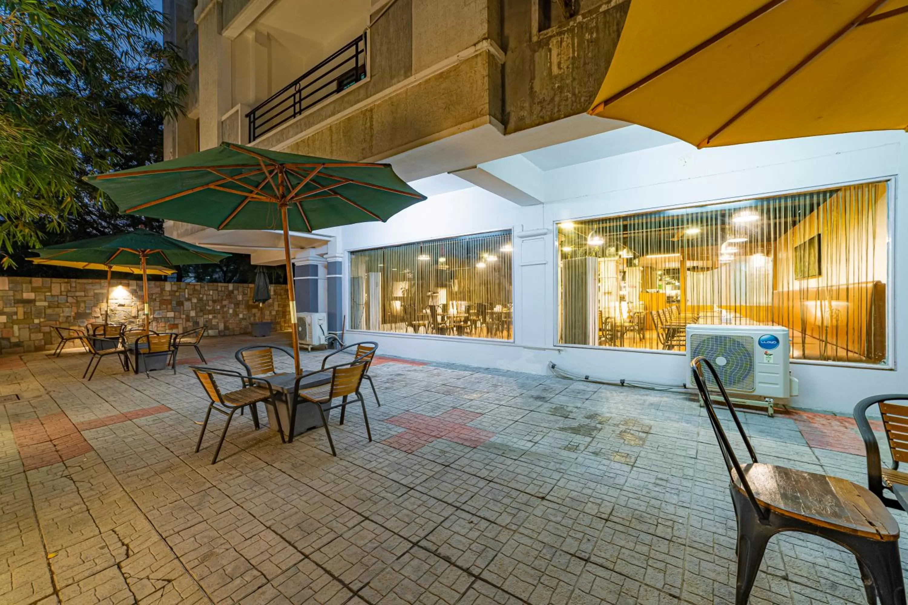 Restaurant/places to eat in Hotel Athome & Serviced Apartments by Deccan Serai Hotels