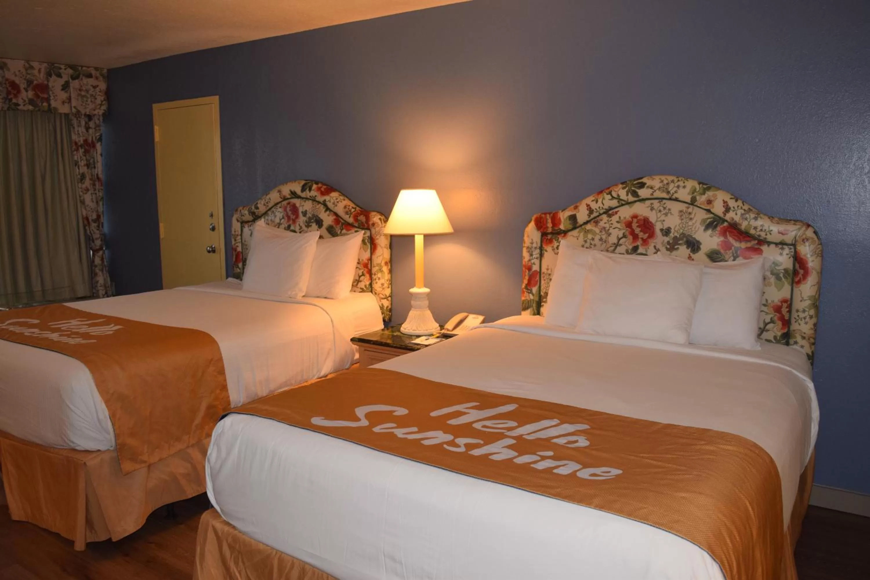 Bedroom, Bed in Days Inn by Wyndham Panama City Beach Beachfront Resort