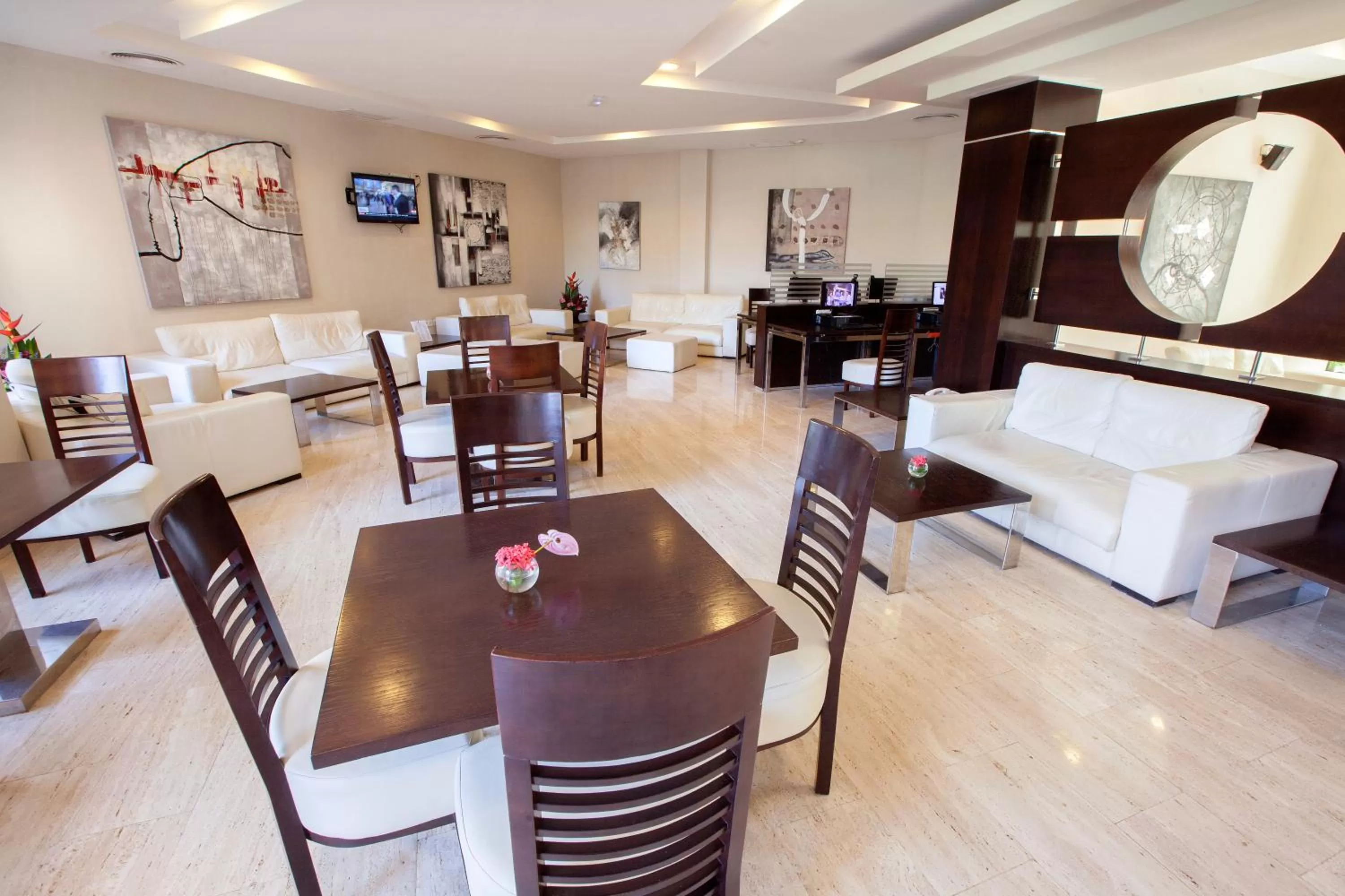 Lounge or bar in Majestic Elegance Punta Cana - All Inclusive
