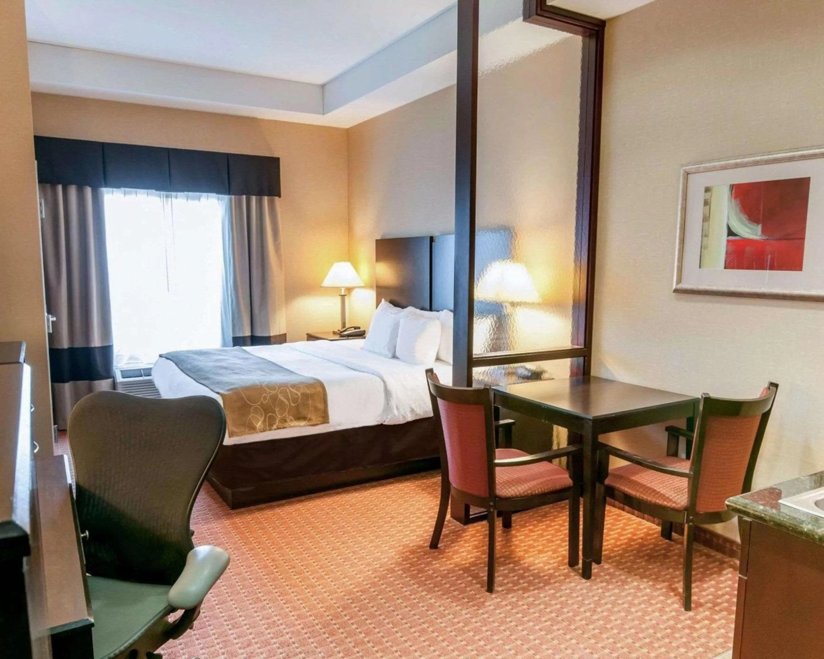 Photo of the whole room, Bed in Hammock Inn and Suites Exton King of Prussia