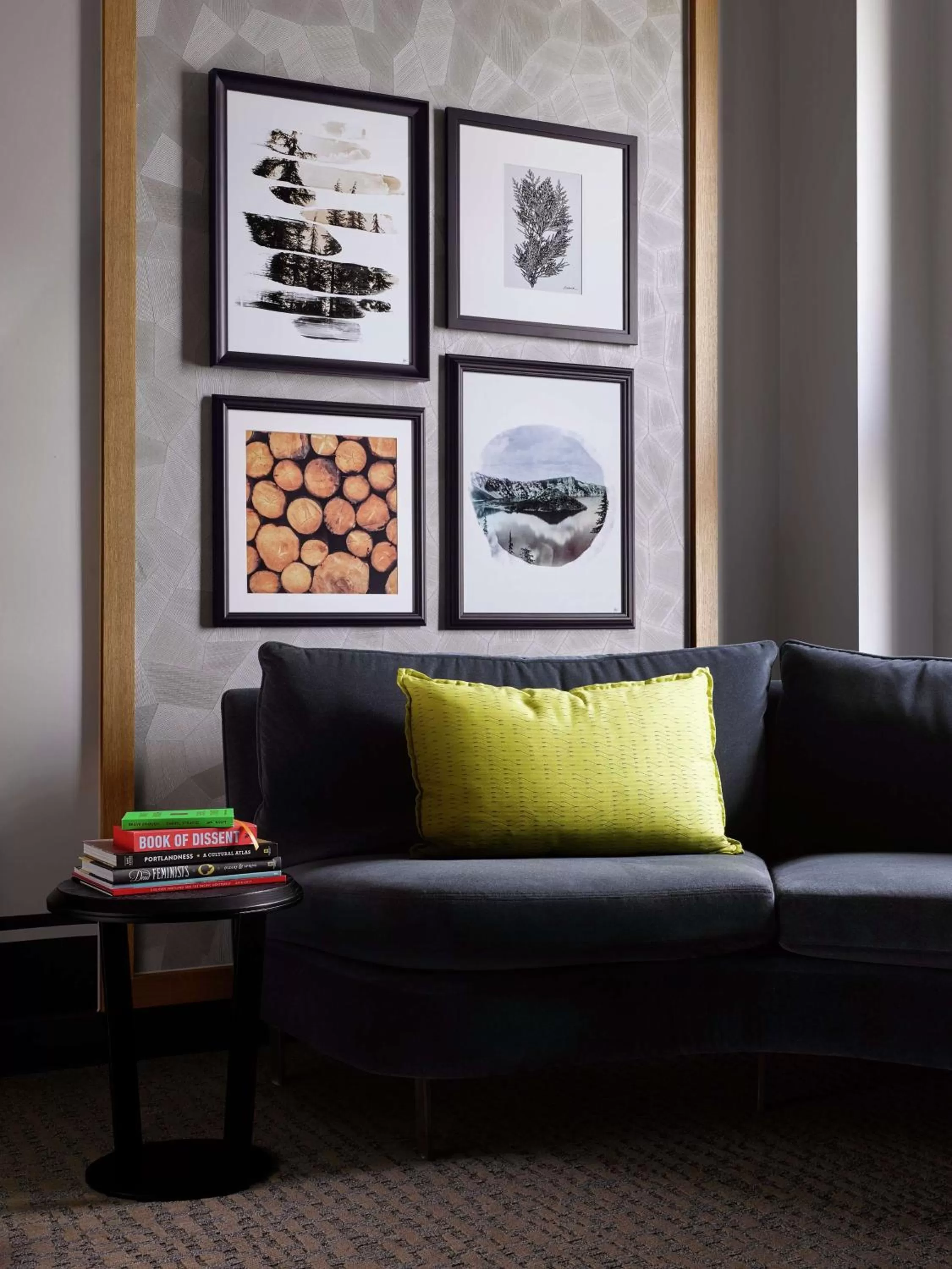 Living room in The Duniway Portland, A Hilton Hotel