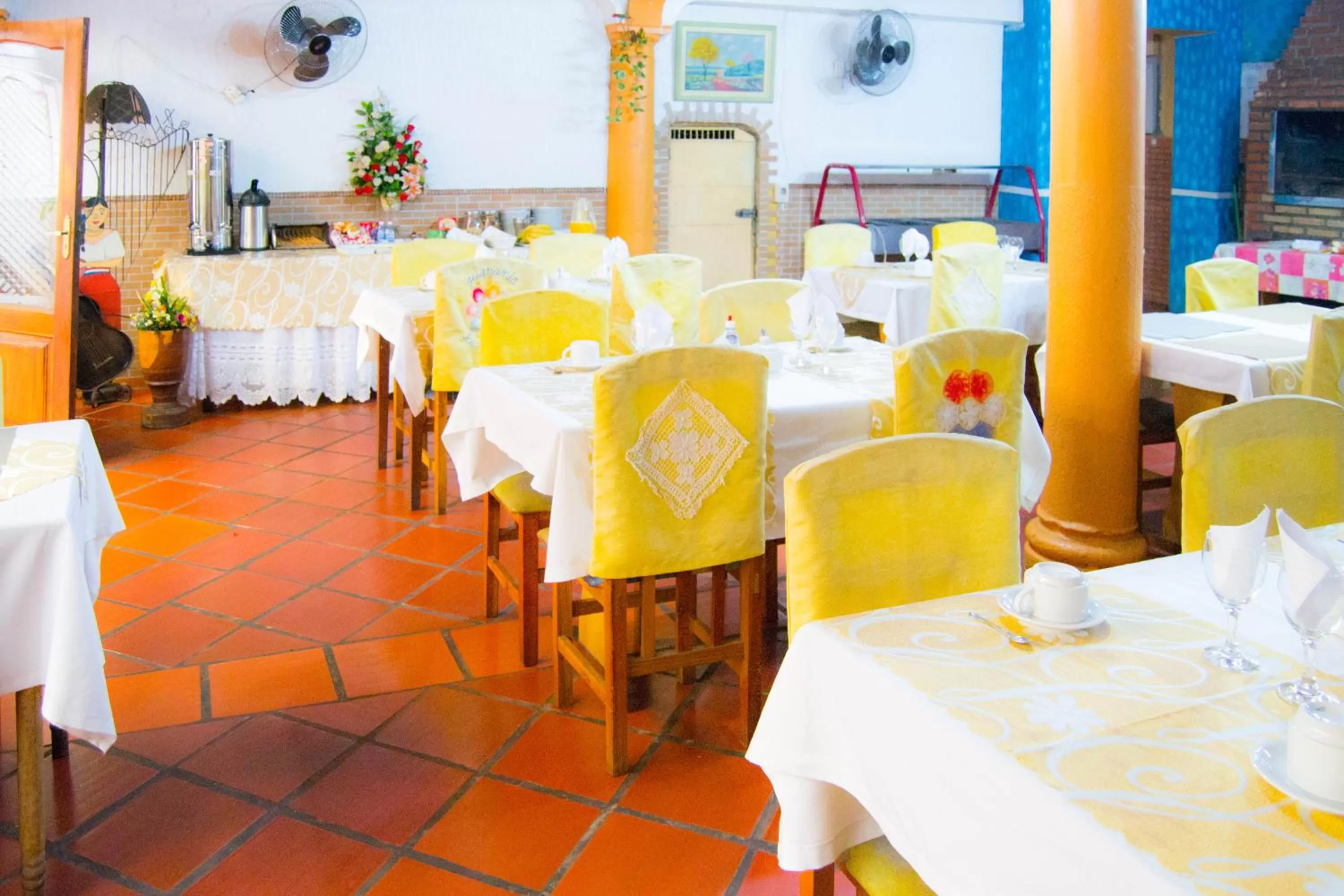 Restaurant/Places to Eat in Hotel & Restaurante Guarania