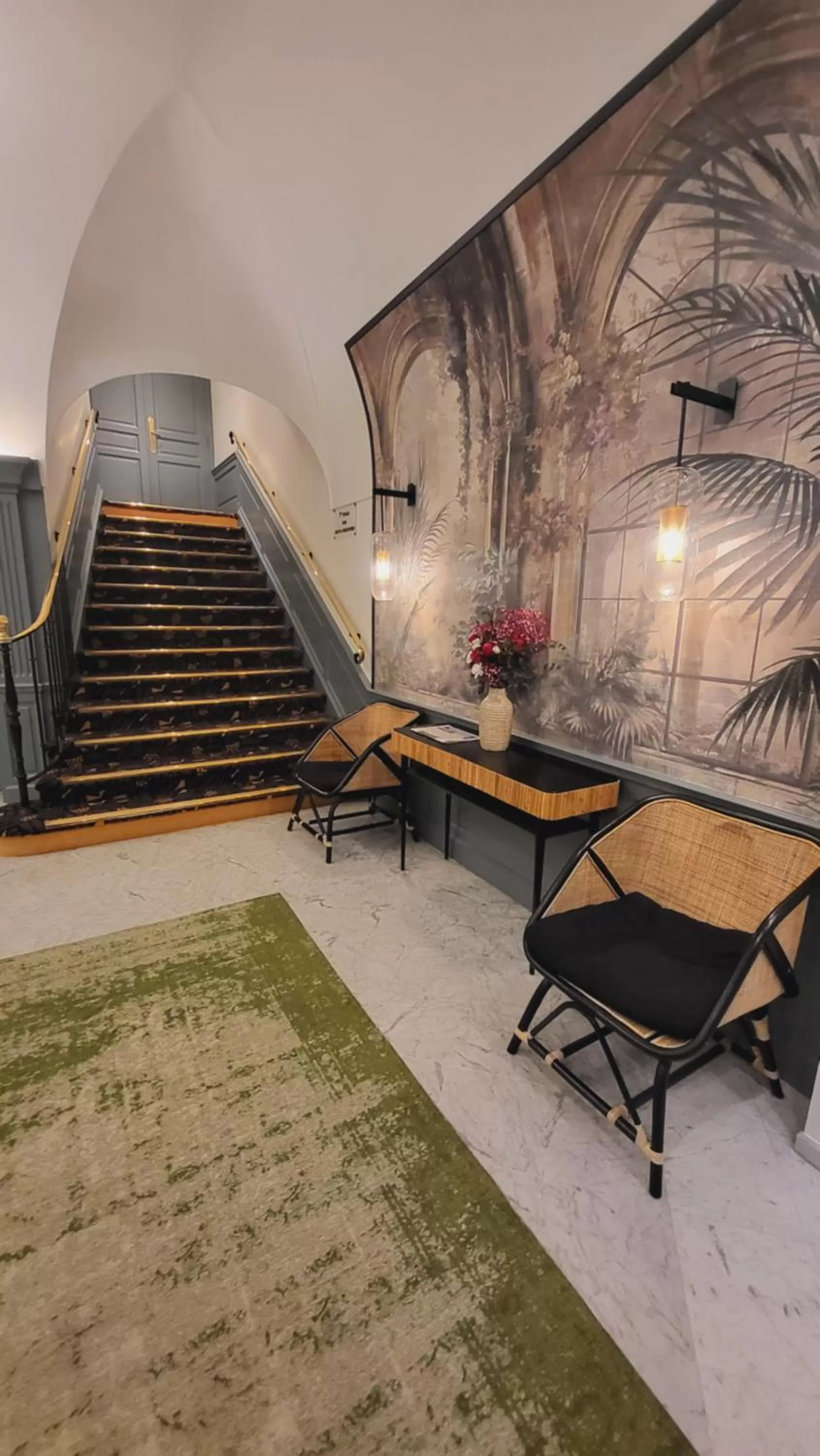 Lobby or reception in Hôtel Paris Neuilly