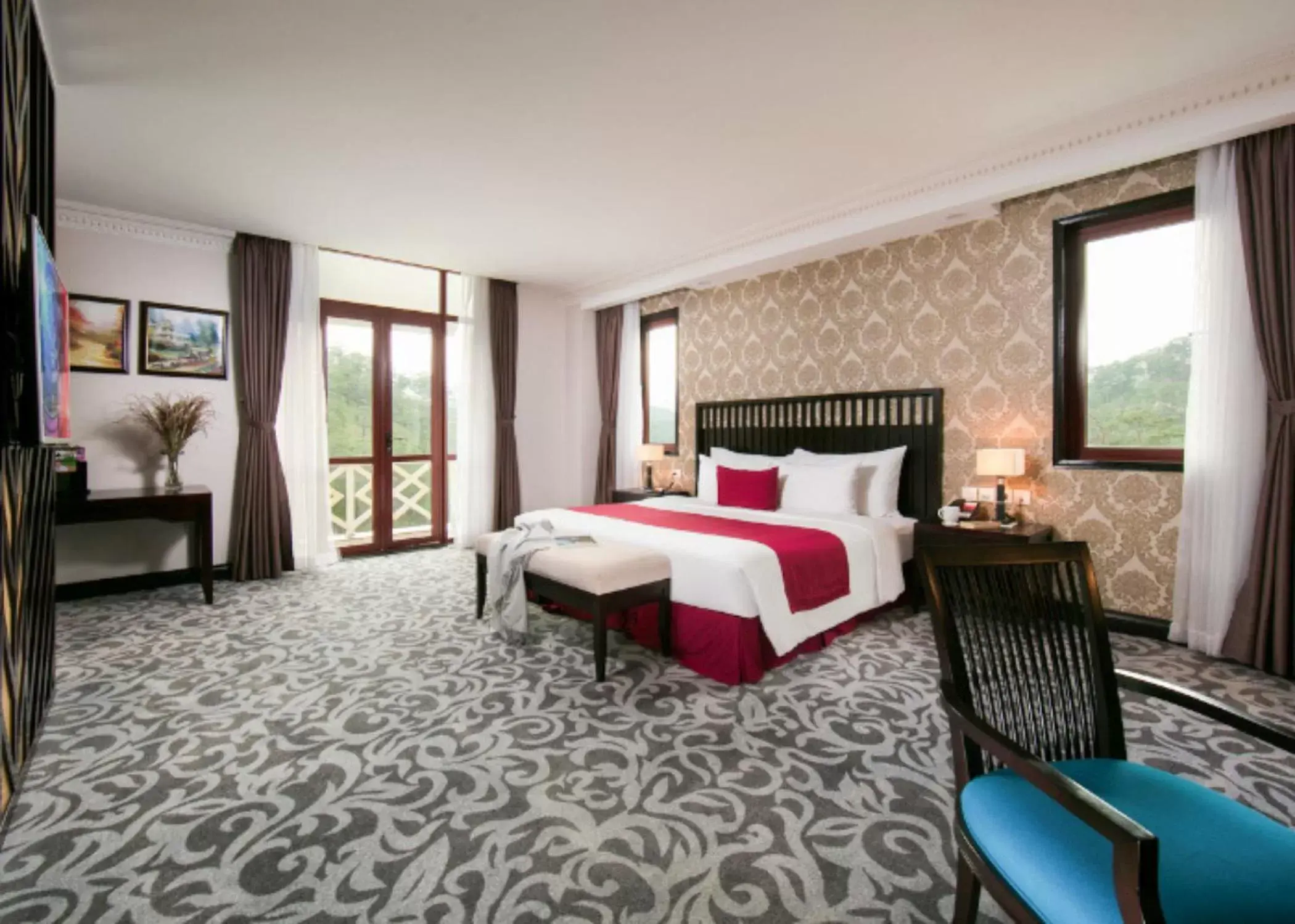 Royal Suite Mountain View in Swiss-Belresort Tuyen Lam Royal Suite Mountain View in Swiss-Belresort Tuyen Lam