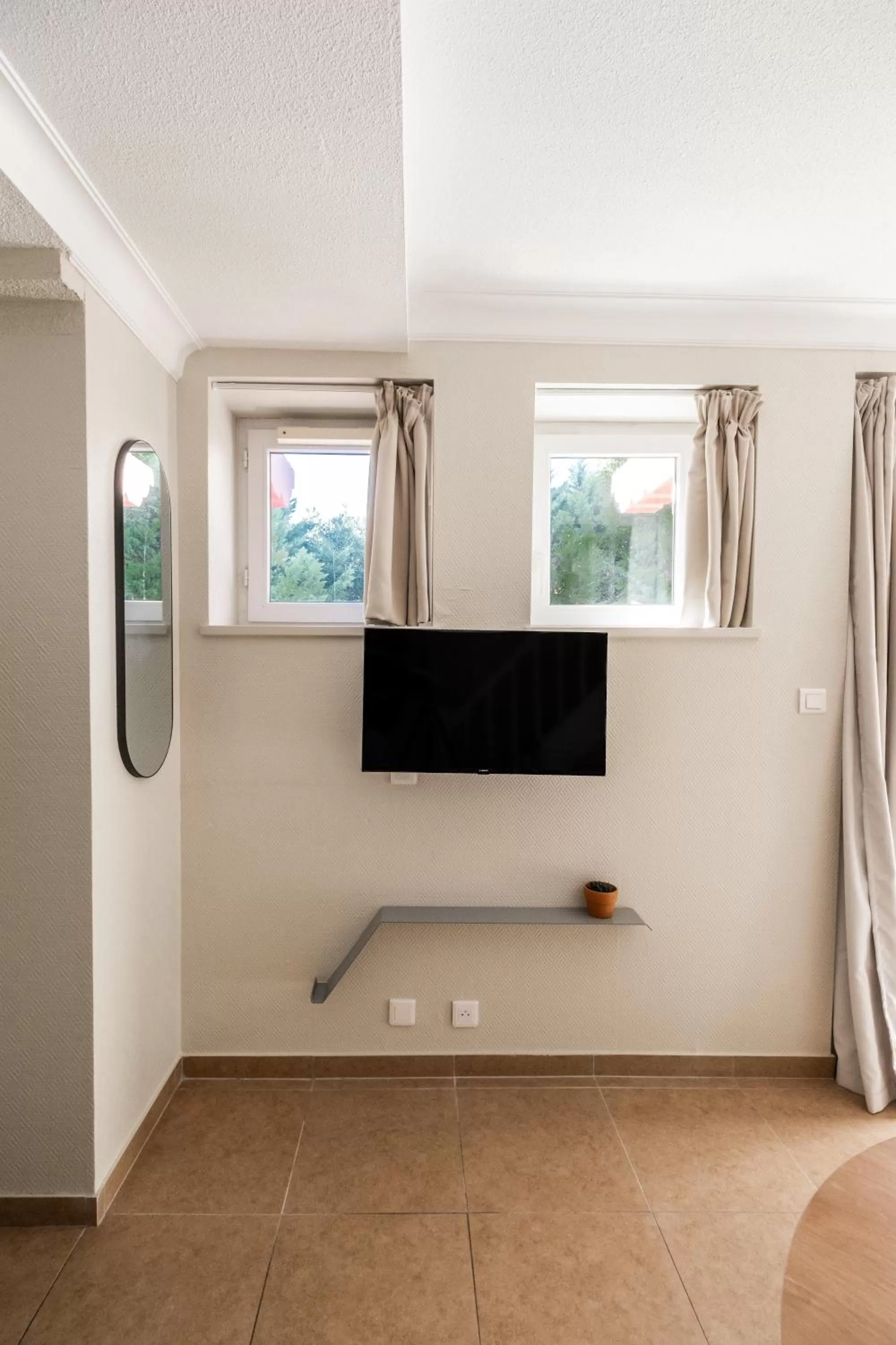 TV/Entertainment Center in Résidence Chateau d'Acotz - Avec piscine à 600m des plages à Saint-Jean-de-Luz