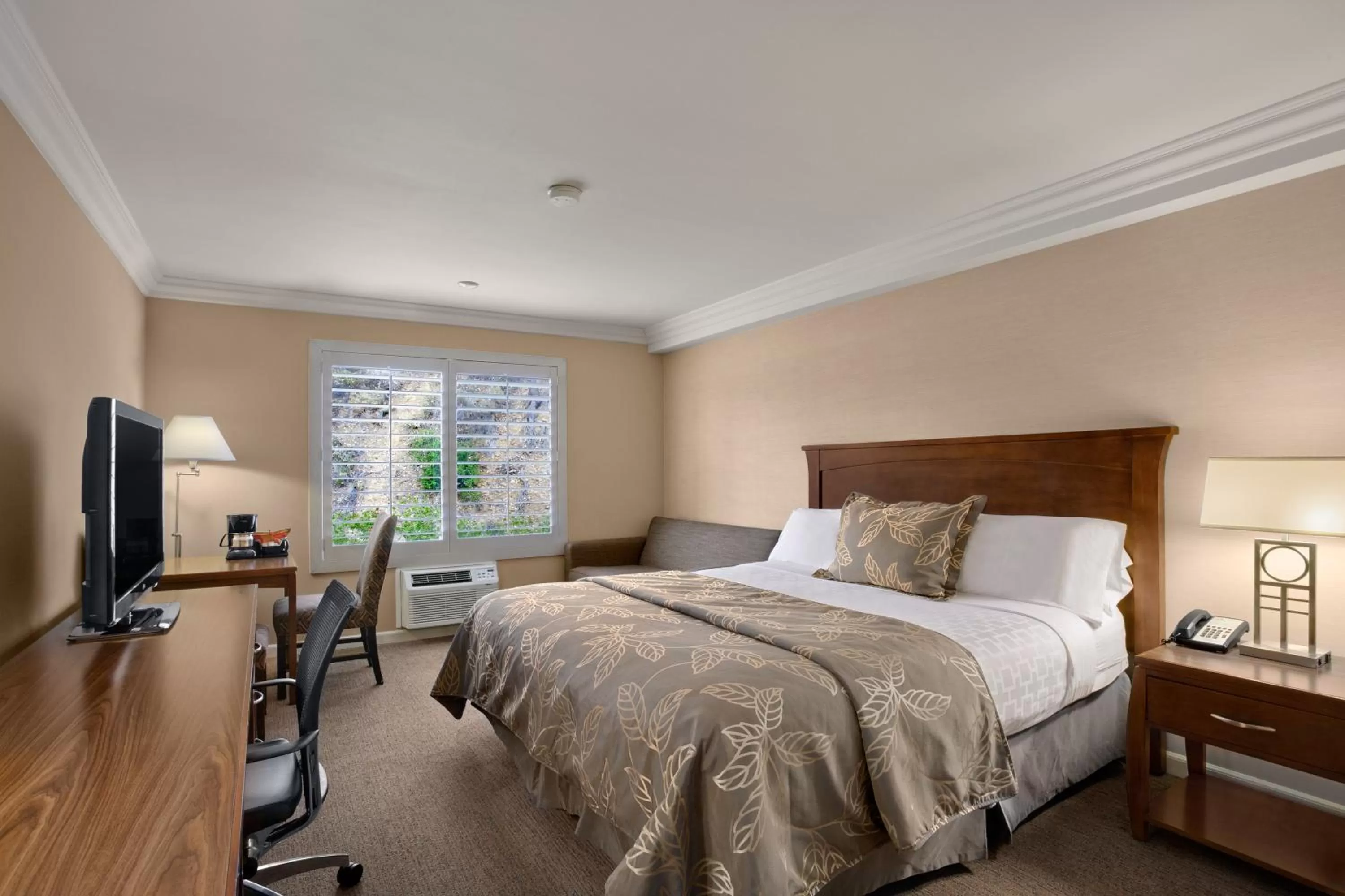 Photo of the whole room, Bed in Days Inn by Wyndham San Diego Hotel Circle