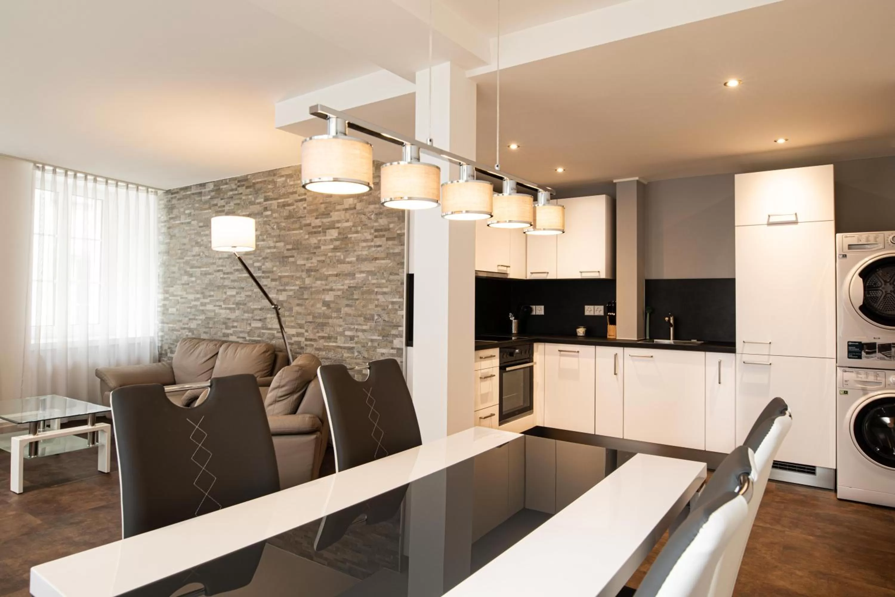 Dining area in Apart Hotel Amadeo