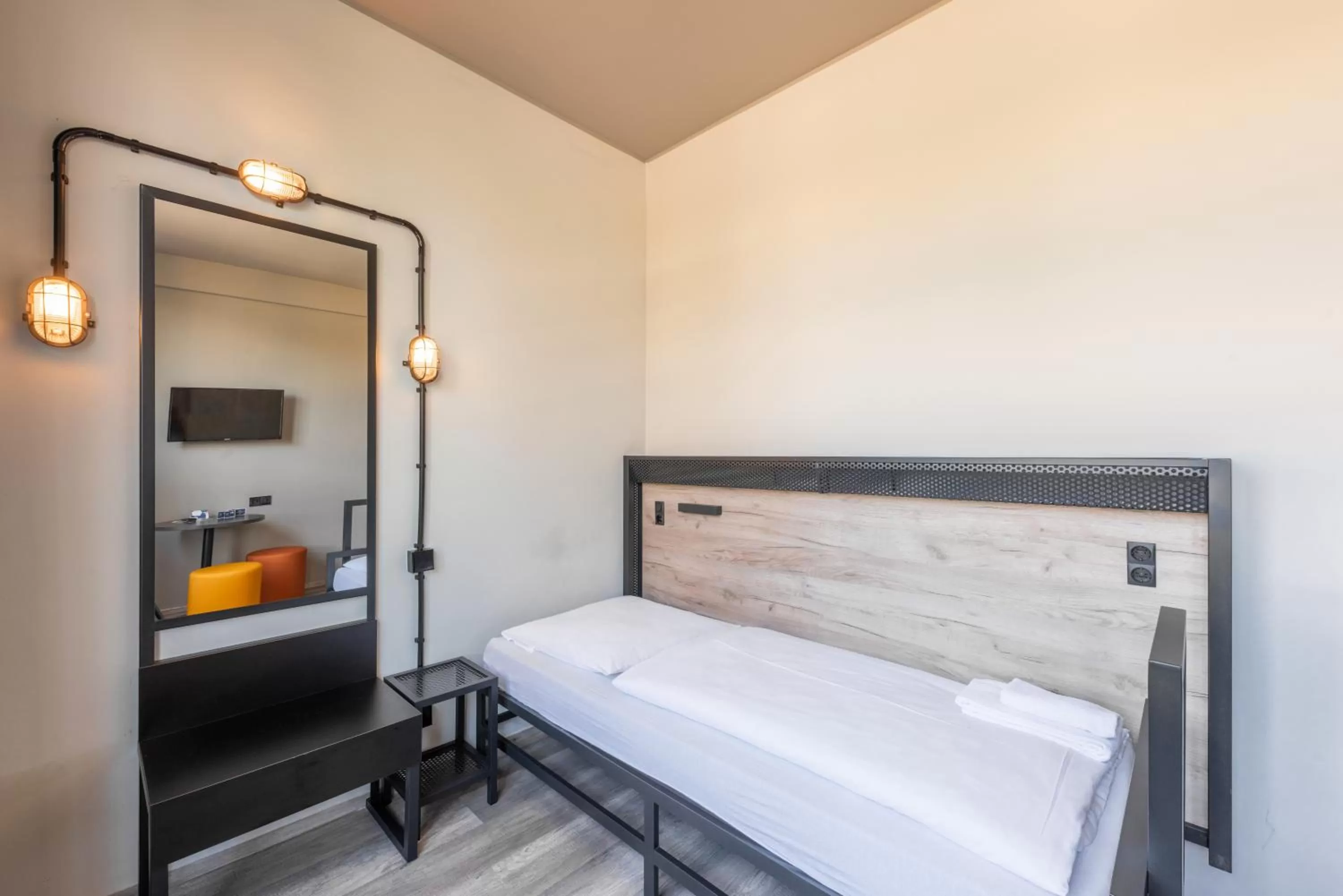 TV and multimedia, Bed in a&o Hamburg City