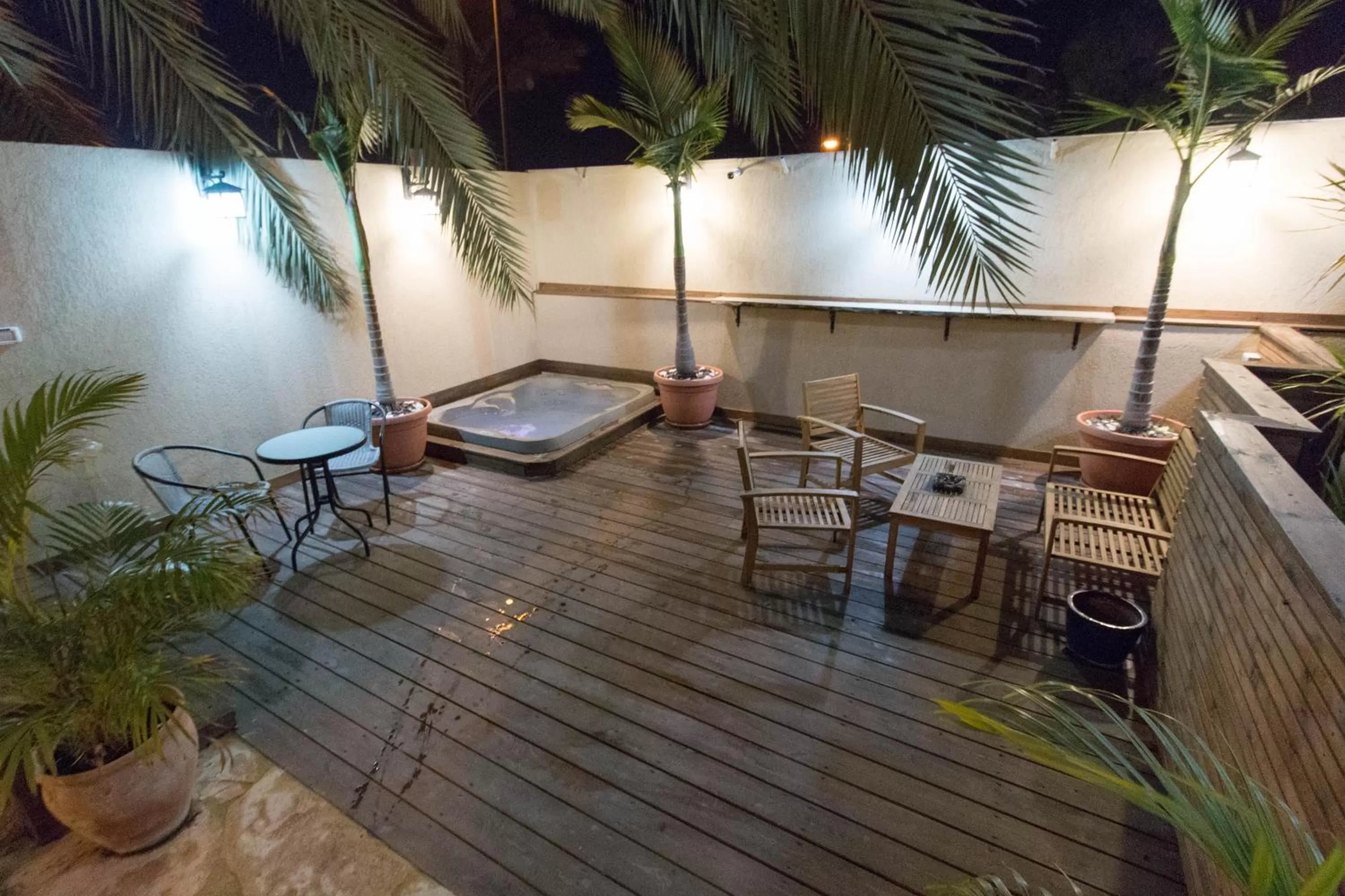 Garden in Eshel Mansion - Boutique Suites