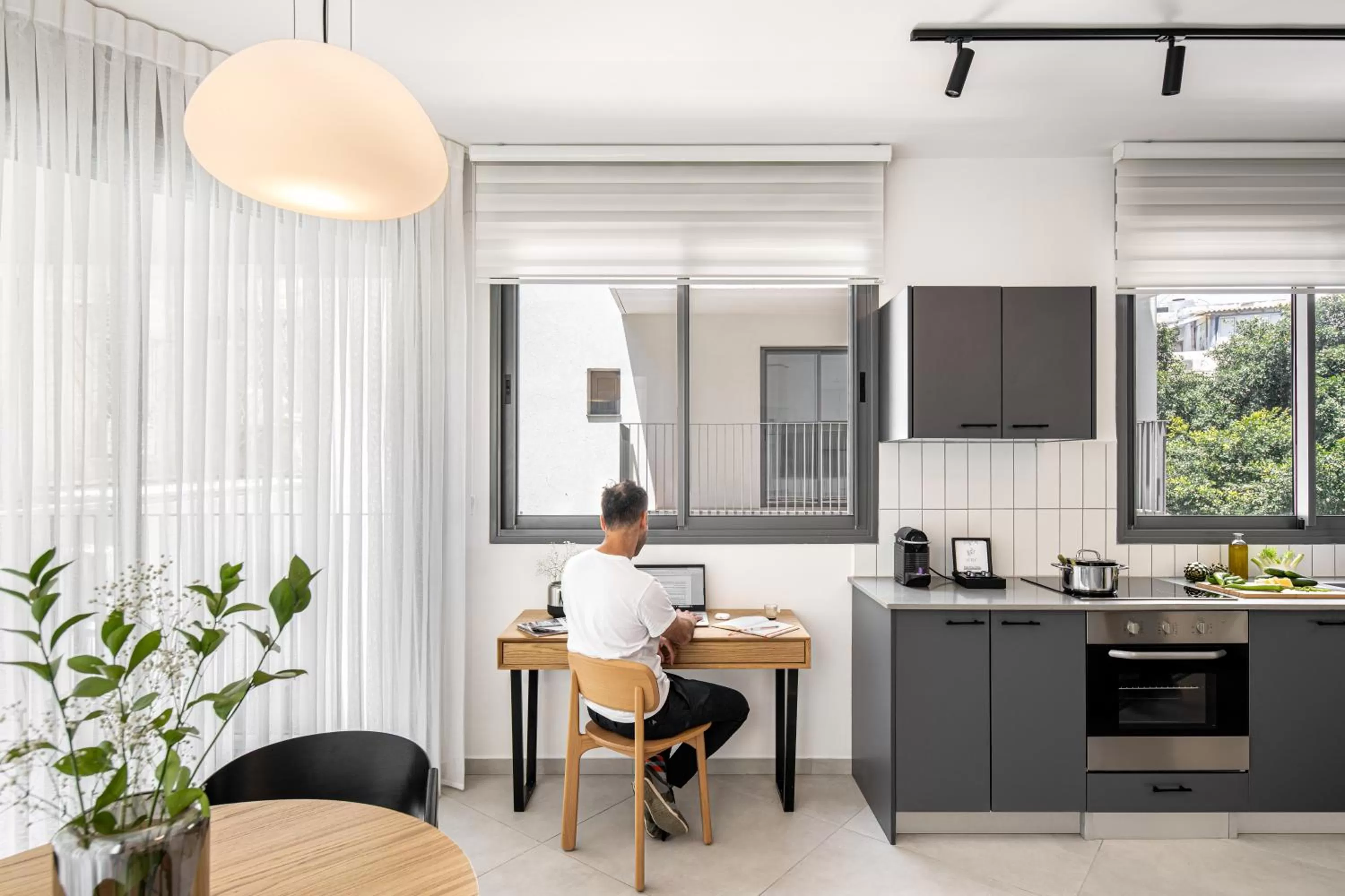 Kitchen or kitchenette in Mate GEORGE - By HOMY