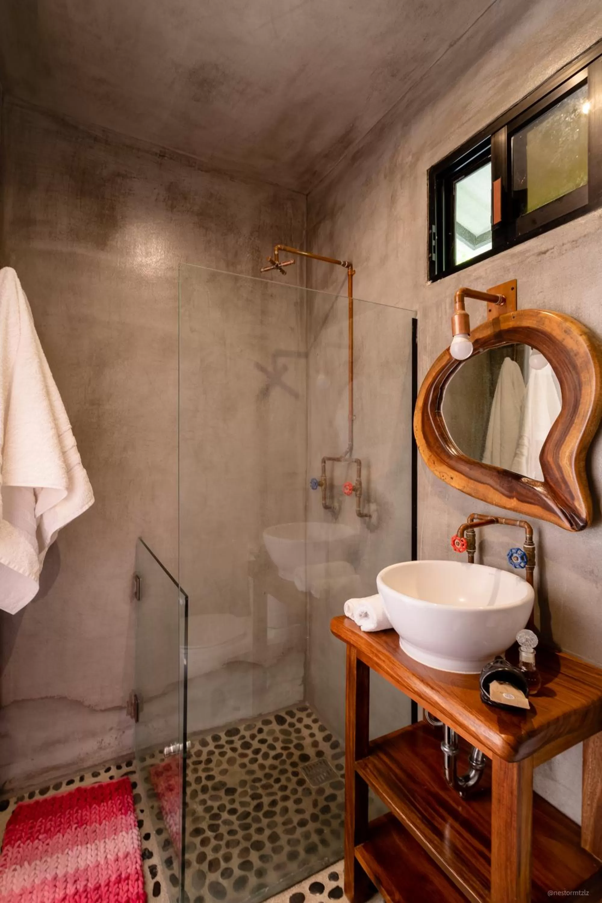 Shower in Cabane Container Hotel - ADULTS ONLY