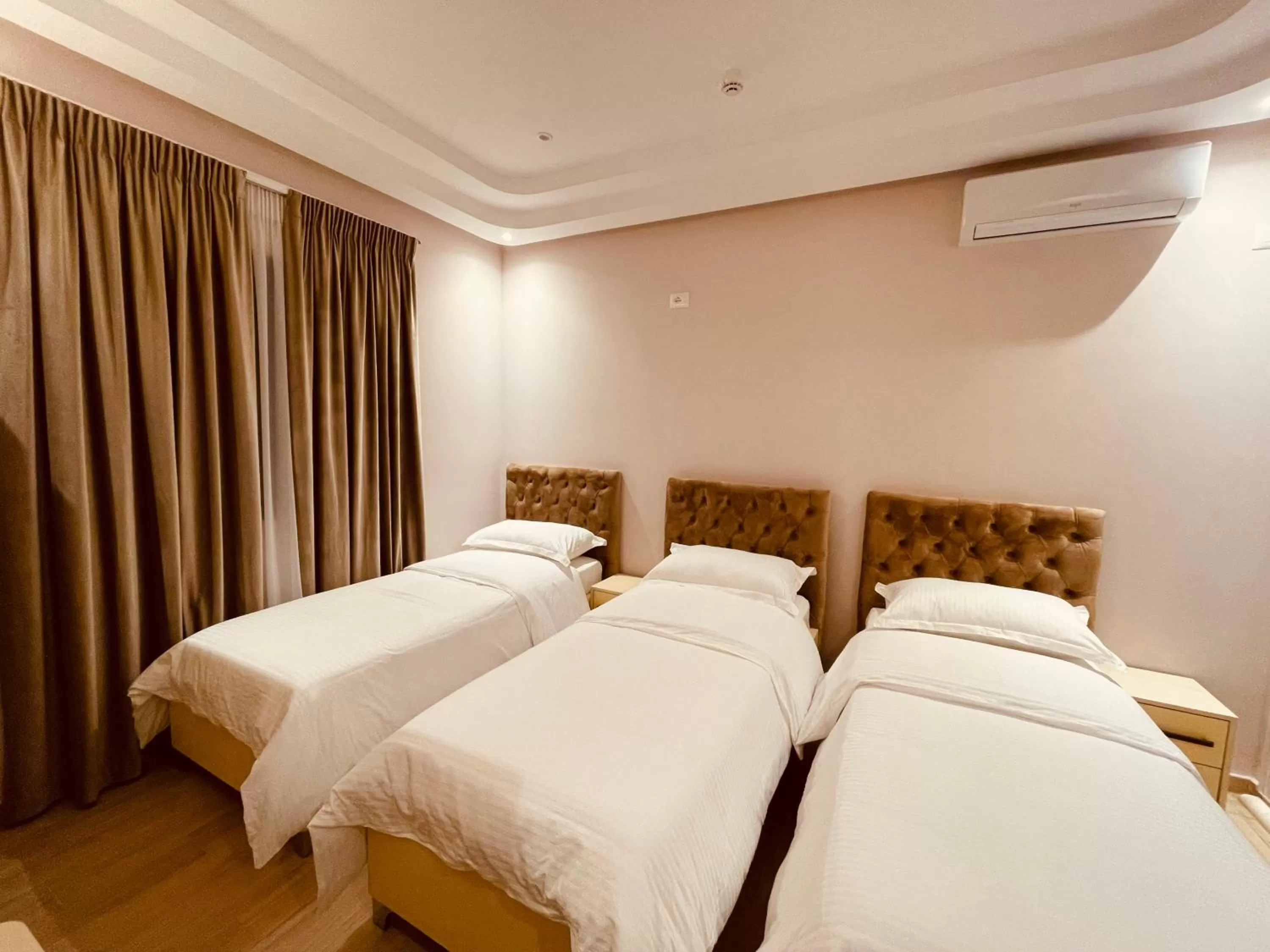 Deluxe Twin Room in SR99 Hotel