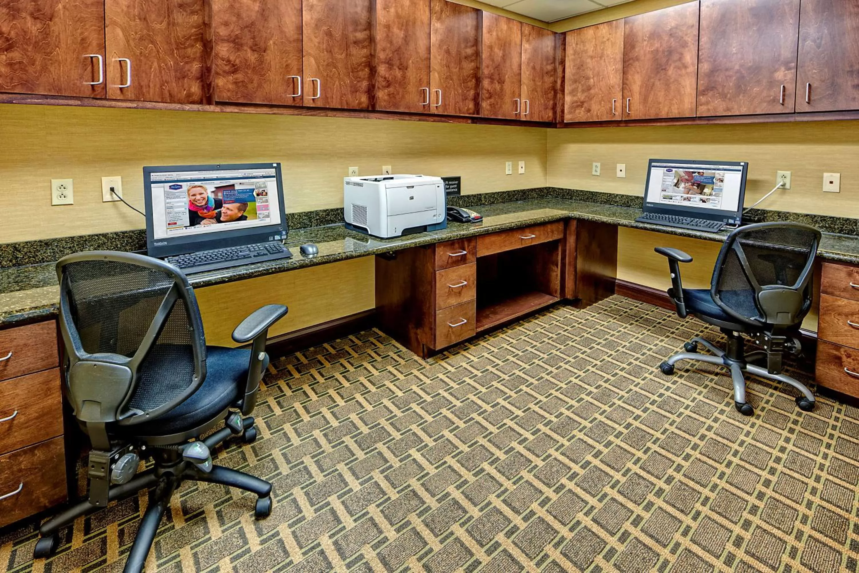 Business facilities in Hampton Inn Crossville