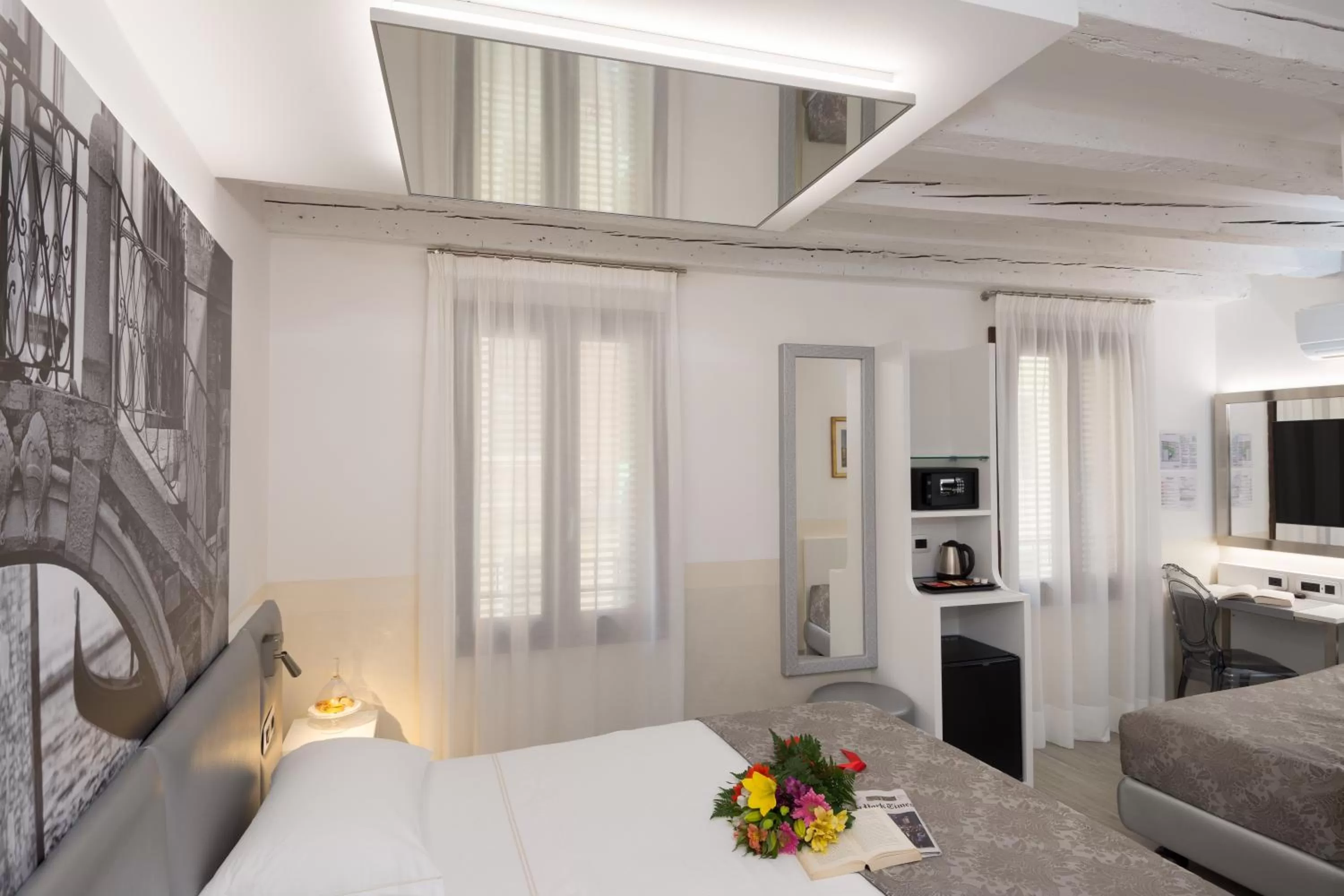 Photo of the whole room, Bed in UNAHOTELS Ala Venezia-Adults 16