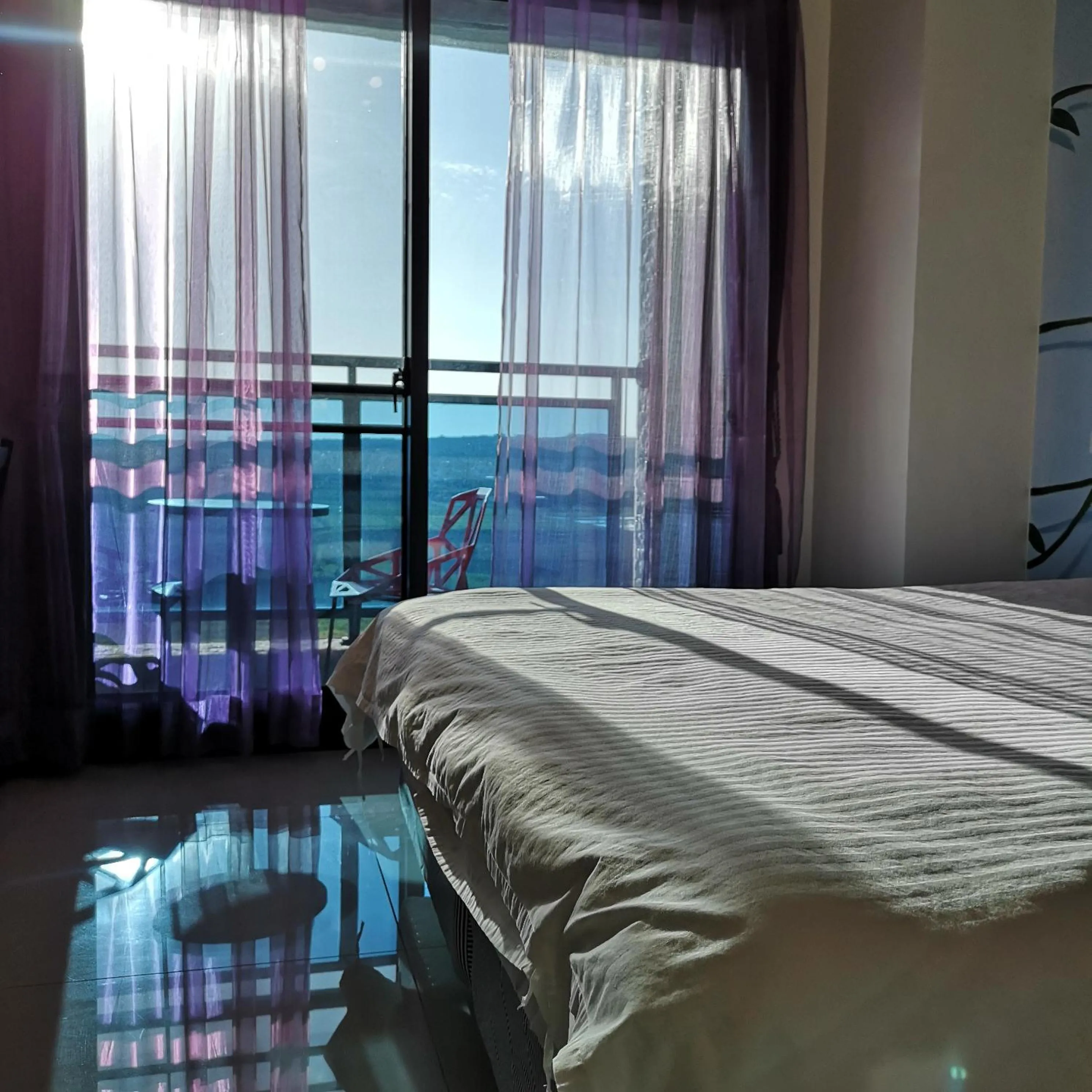 bunk bed, Bed in 墾丁秋莊會館 附限量停車位 不保證有位置 無法事先預留 背包房無車位 預訂後記得加Line聯繫