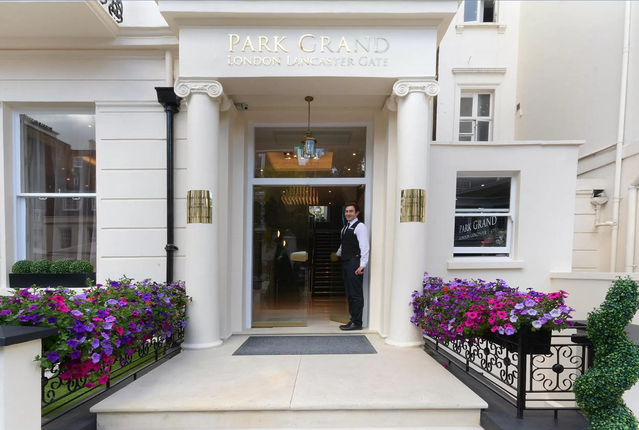 Facade/entrance in Park Grand London Lancaster Gate