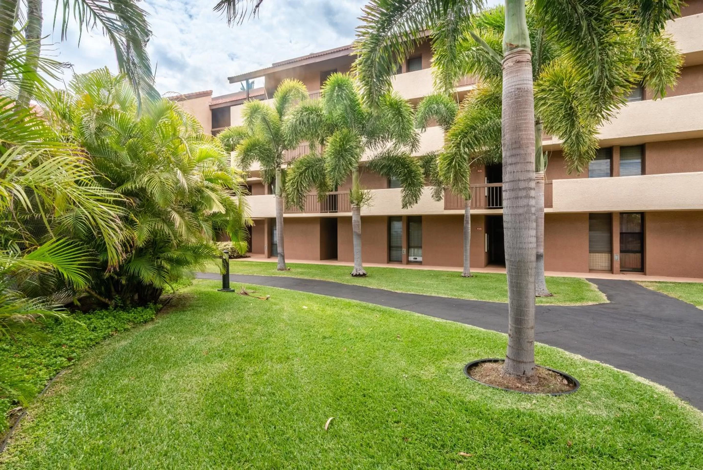 Garden in BeachFront Kihei Kai Nani - Maui Vista Deluxe Condos