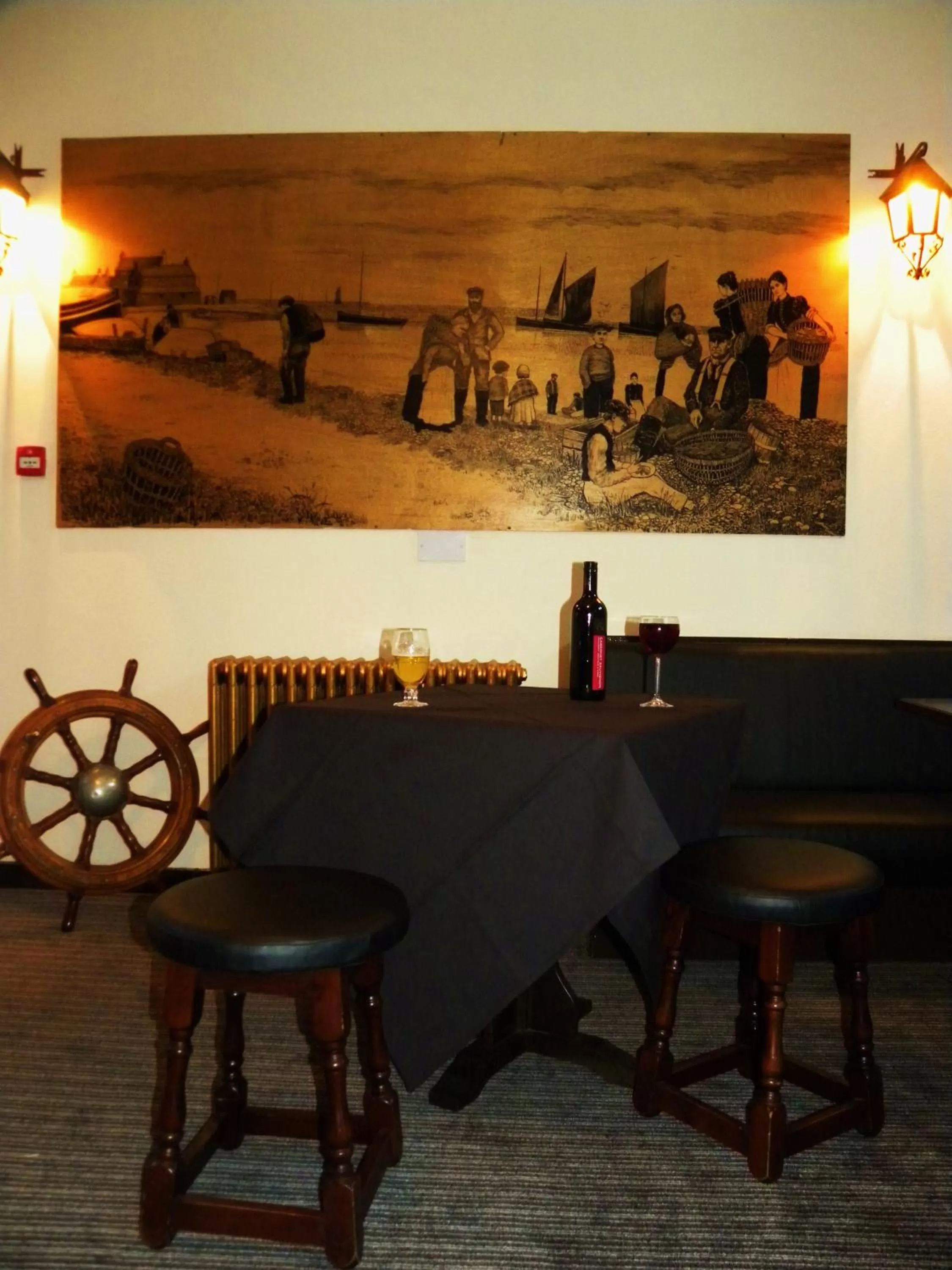 Restaurant/places to eat in The Davron Hotel