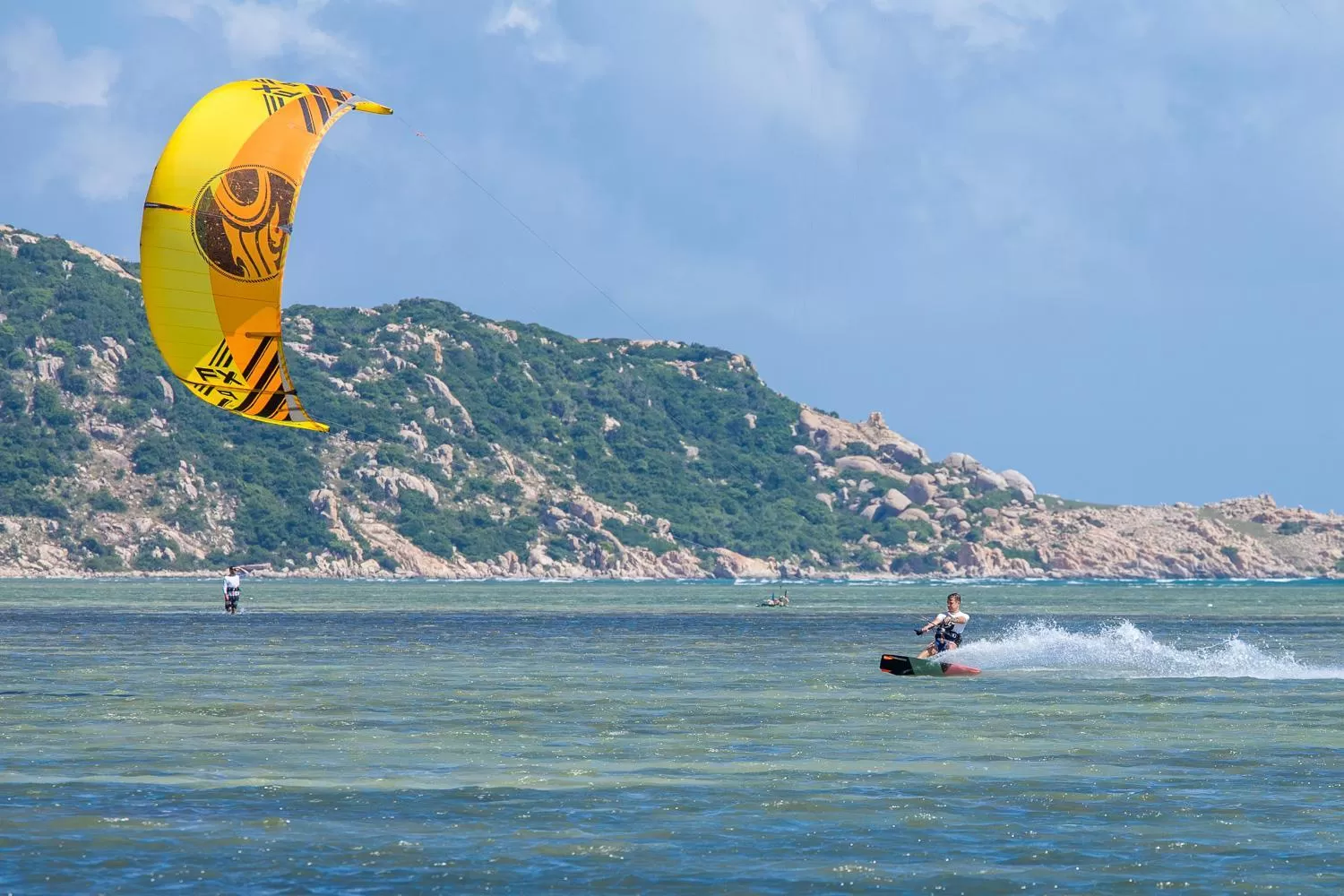 Windsurfing in Phi Kite School