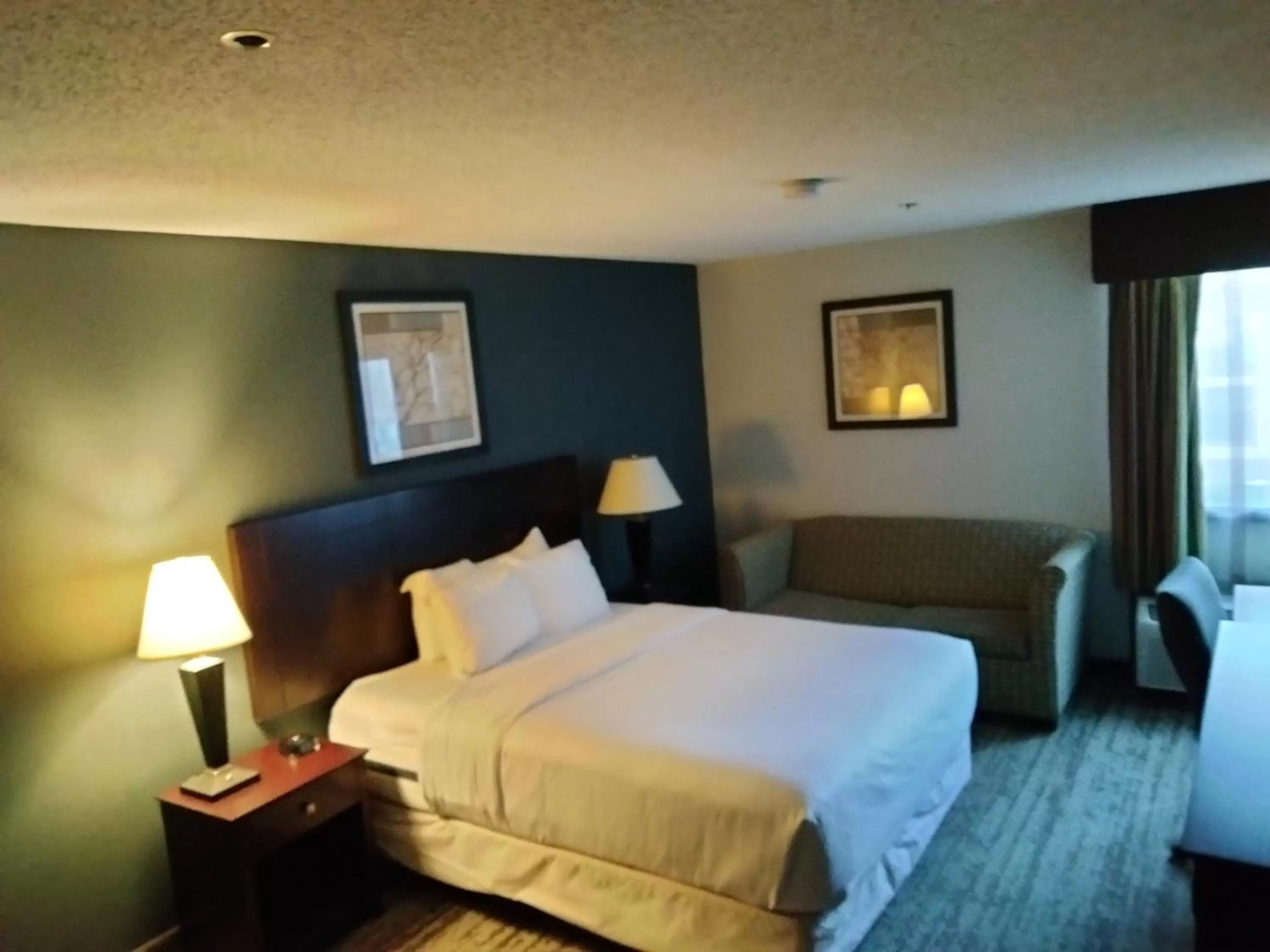 Bed in Clarion Hotel San Angelo near Convention Center