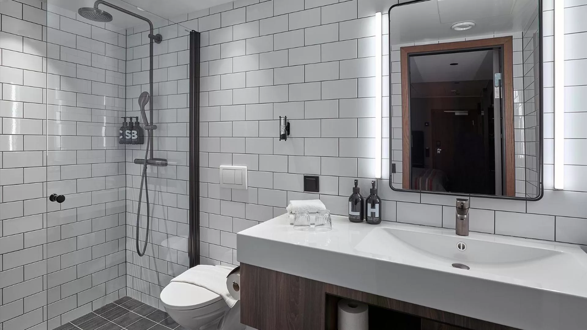 Bathroom in Downtown Camper by Scandic