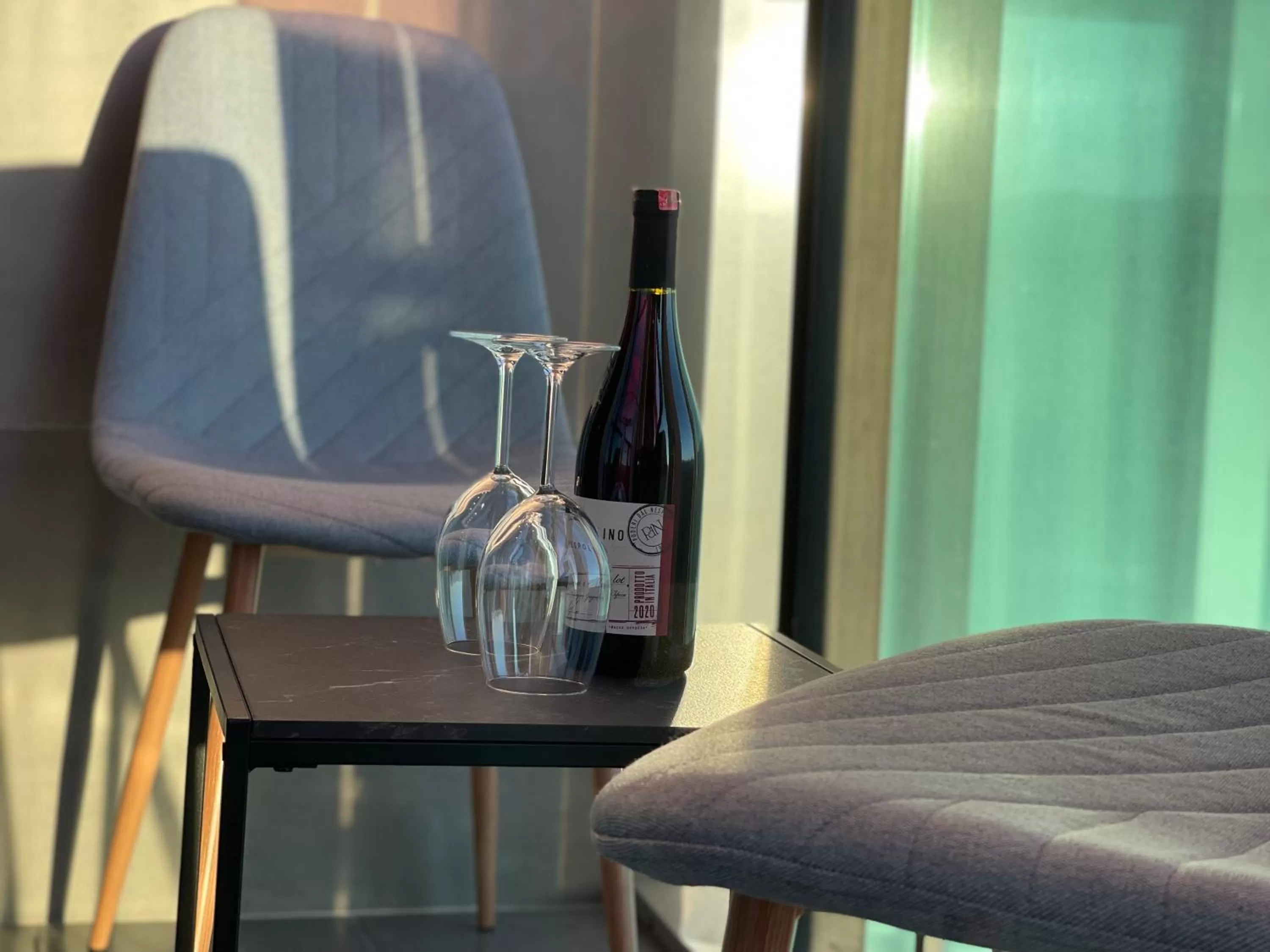 Seating area in Ambassador Skyline Apartments