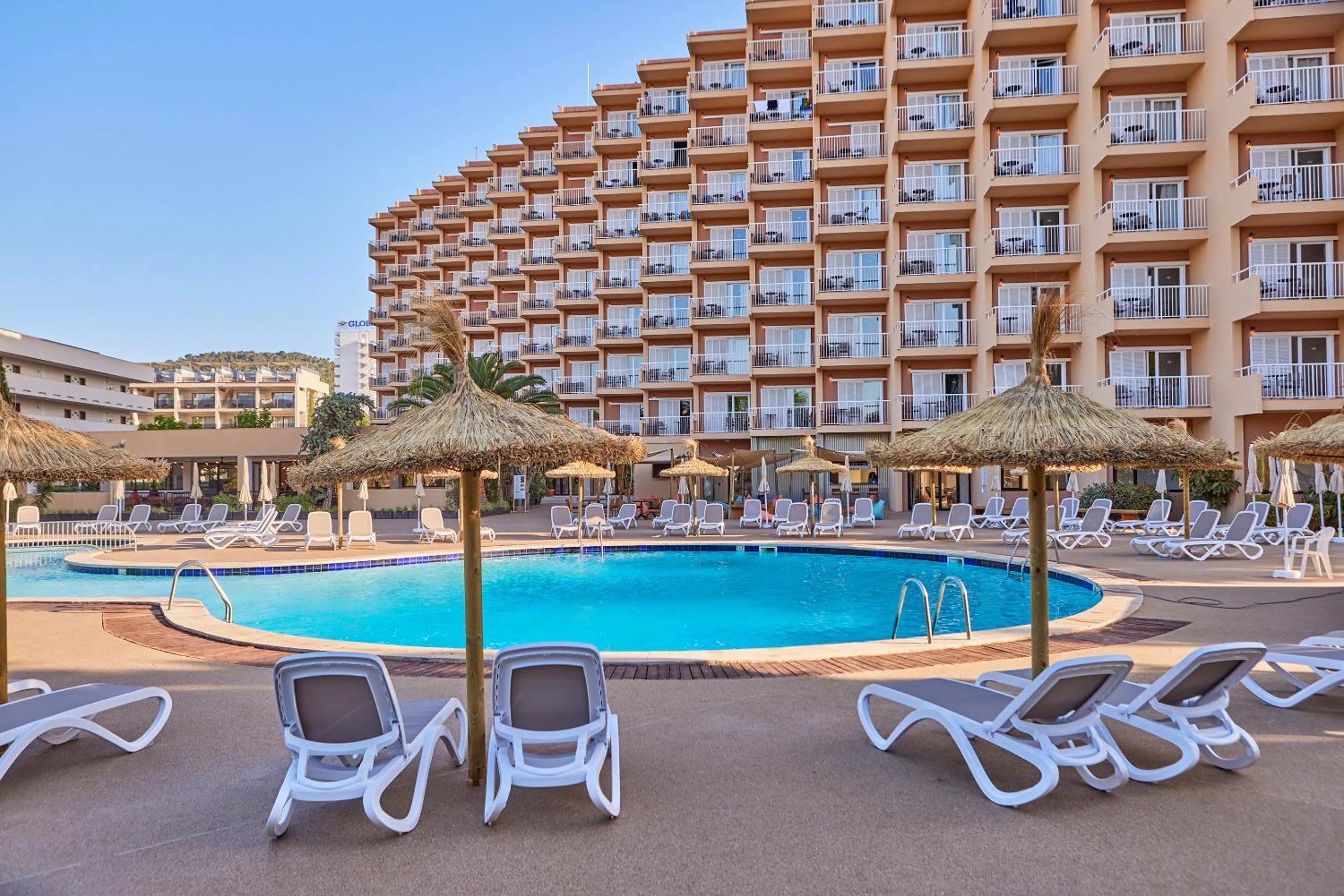 Property building in tent Palmanova