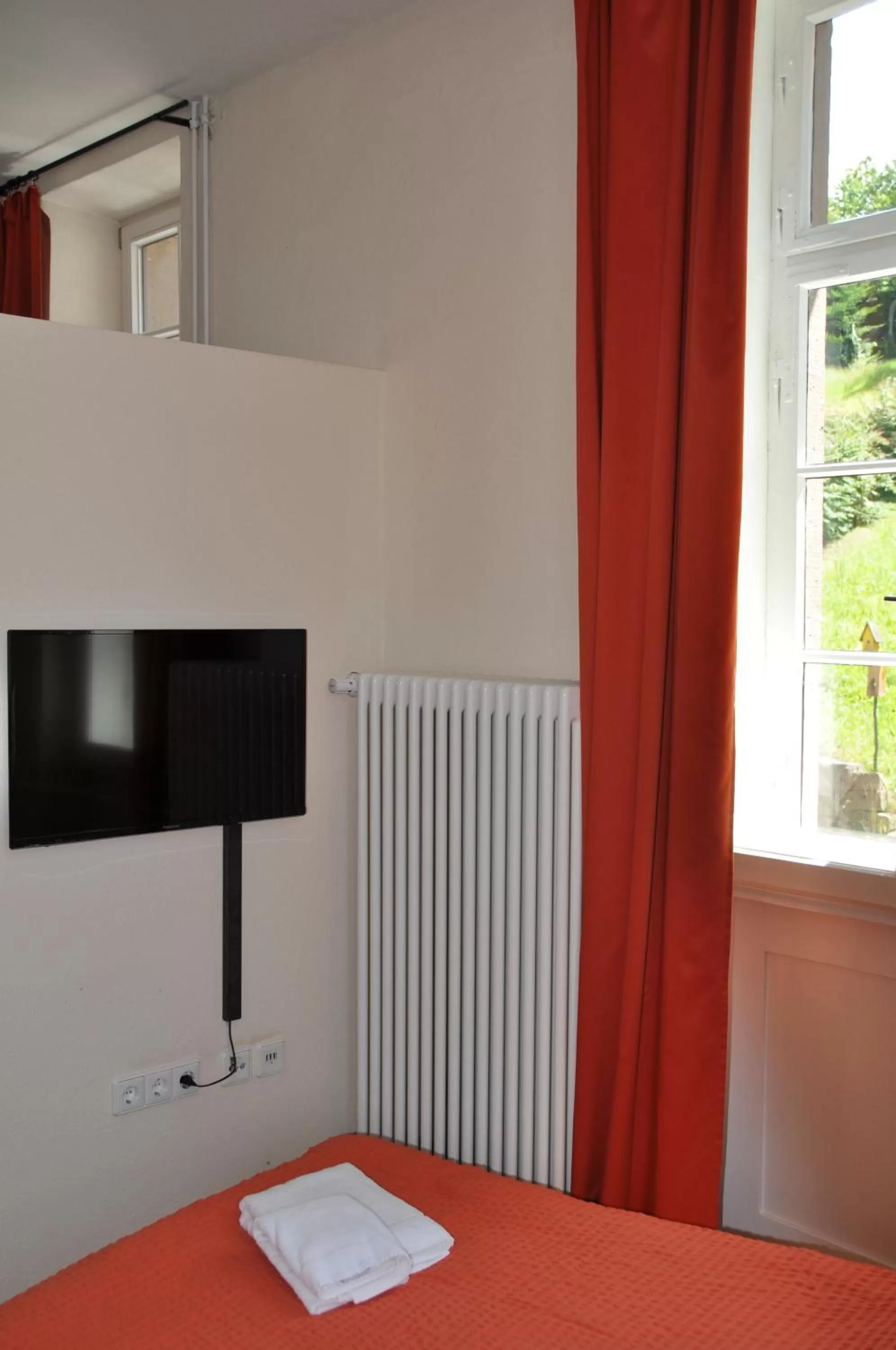 Decorative detail, TV/Entertainment Center in Gästehaus stuttgART36