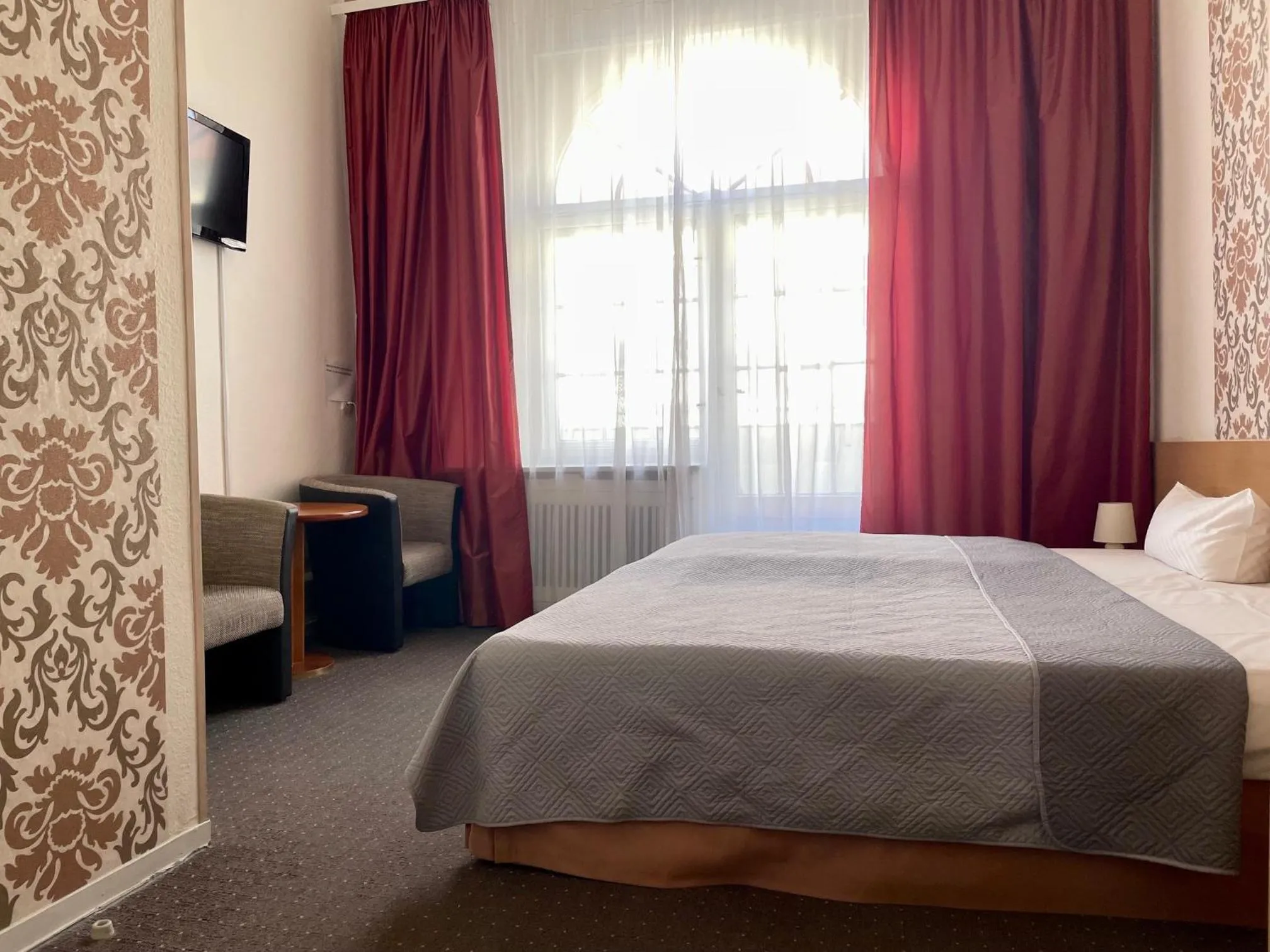 Photo of the whole room, Bed in Hotel Castell am Kurfürstendamm