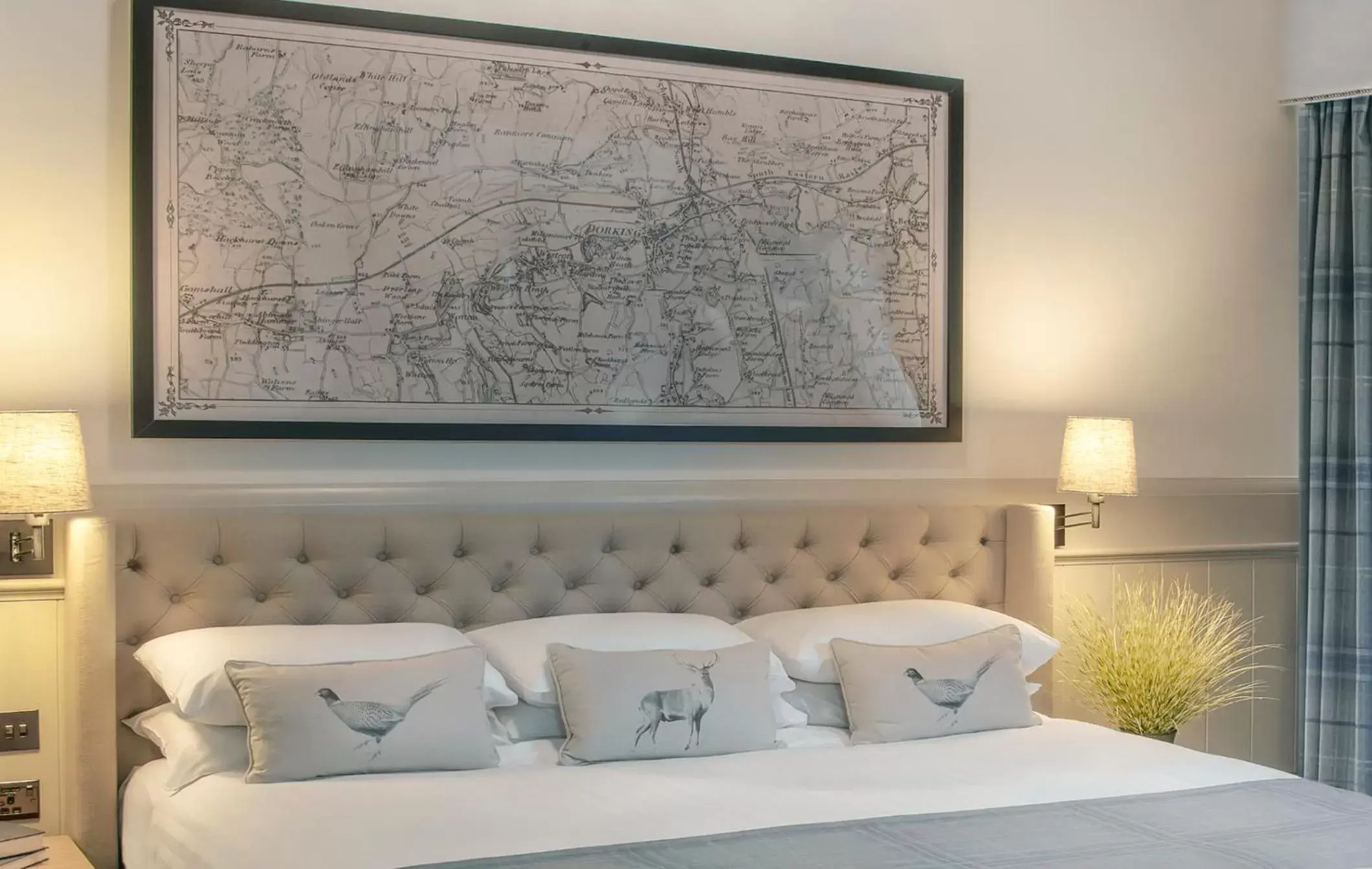 1 King Bed Premium in Wotton House 1 King Bed Premium in Wotton House