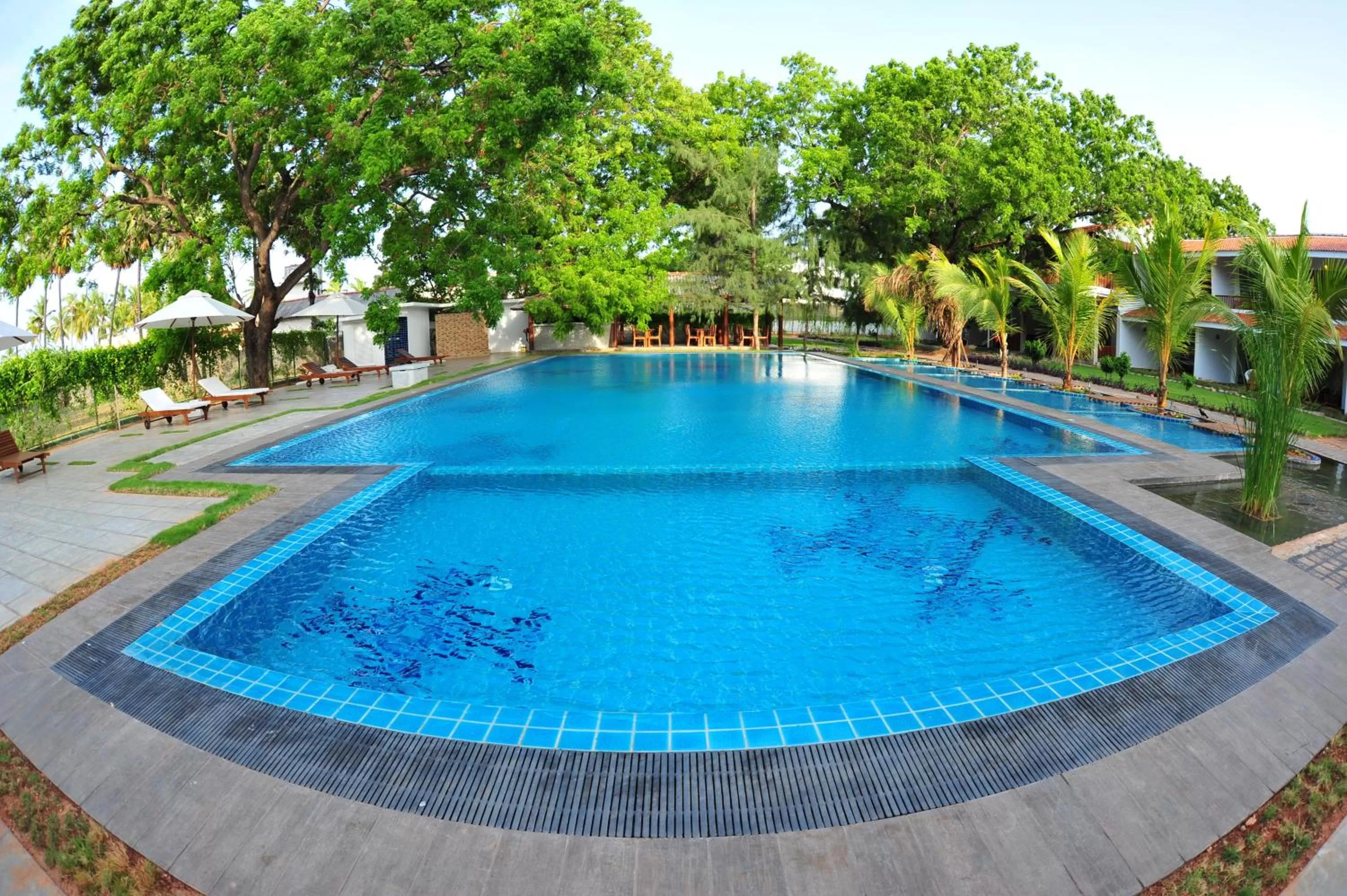 Swimming pool in Anantamaa Hotel