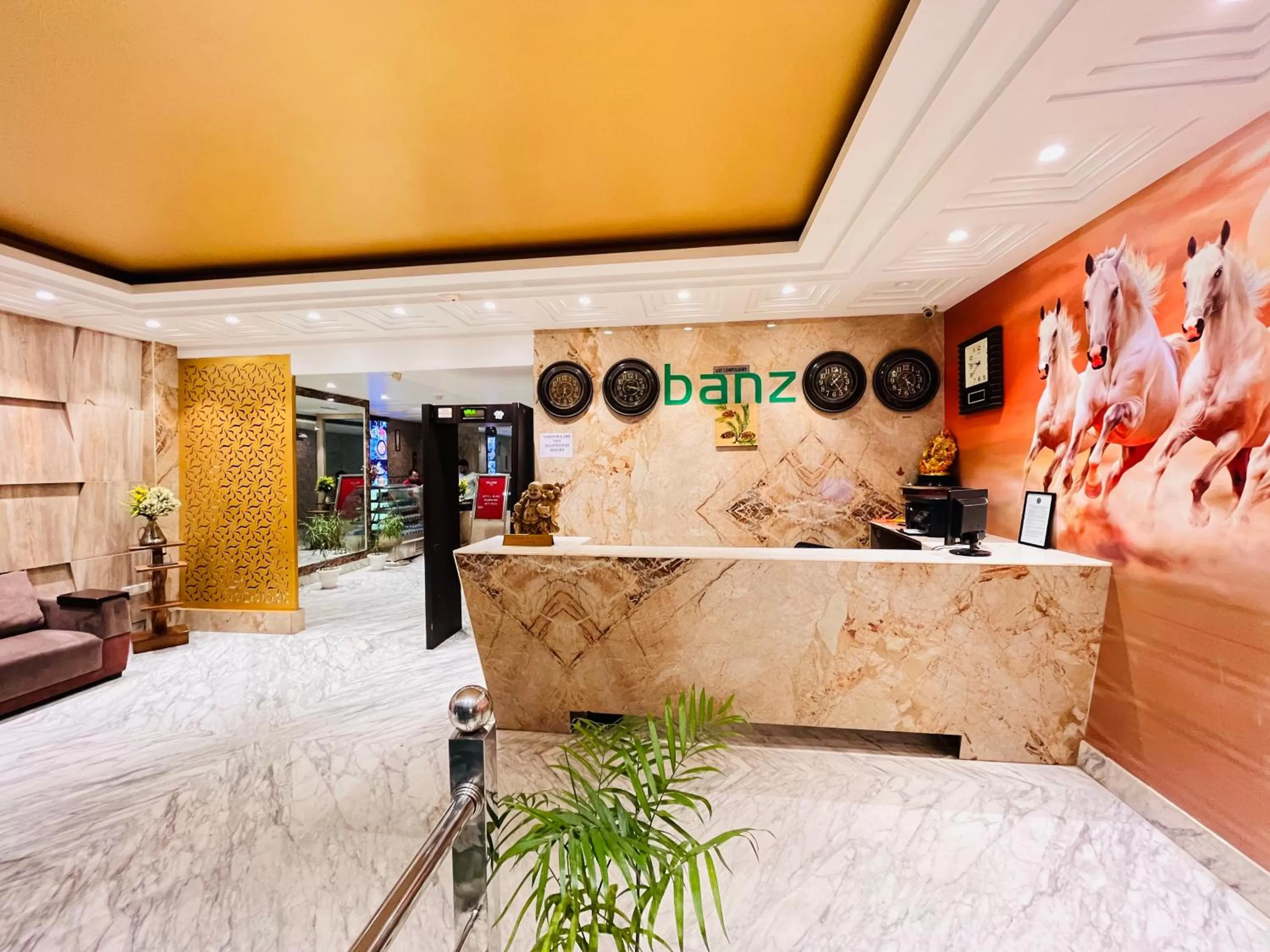 Lobby or reception in Hotel Banz near Delhi Airport