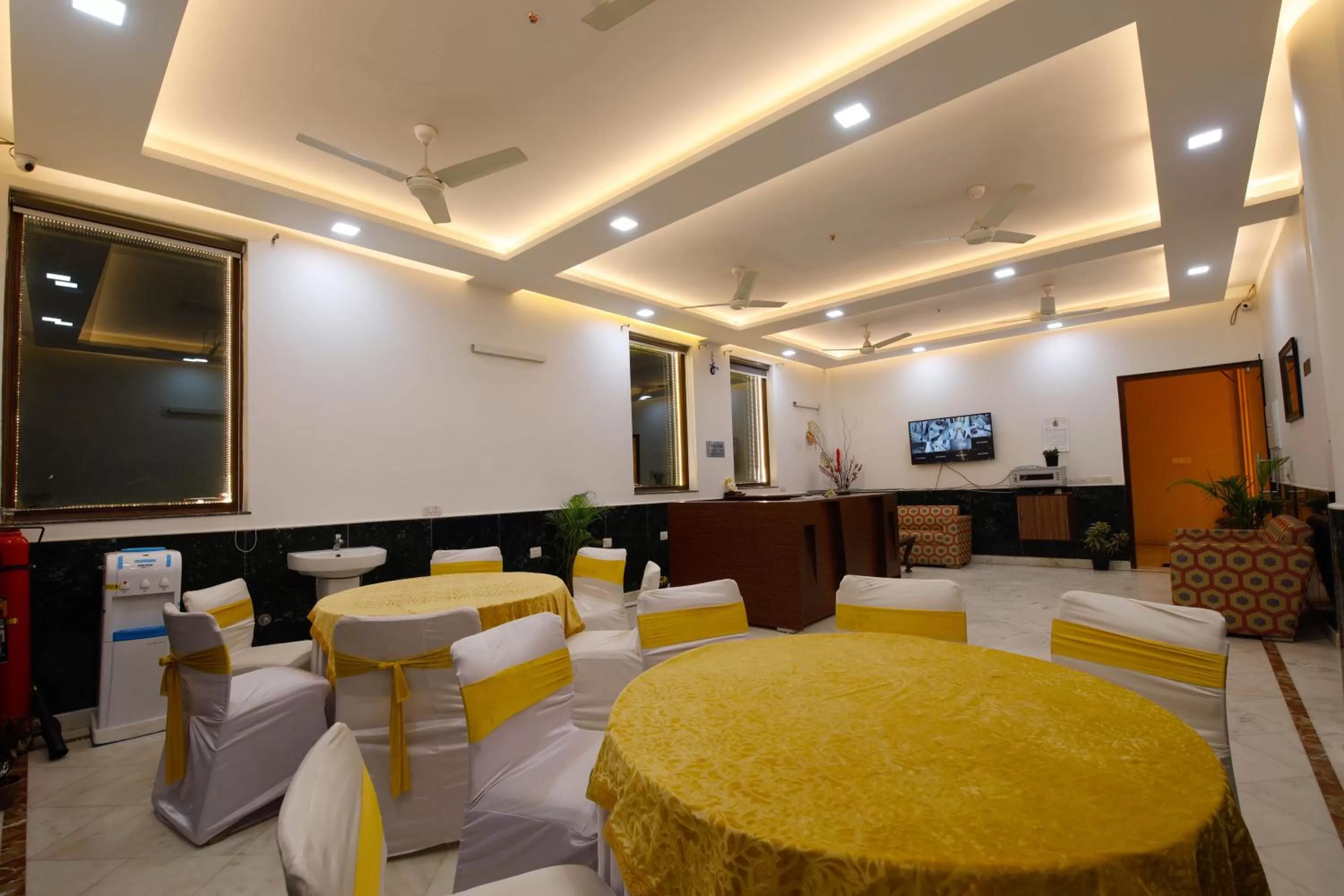 Restaurant/places to eat, Banquet Facilities in Peepal Tree Residency