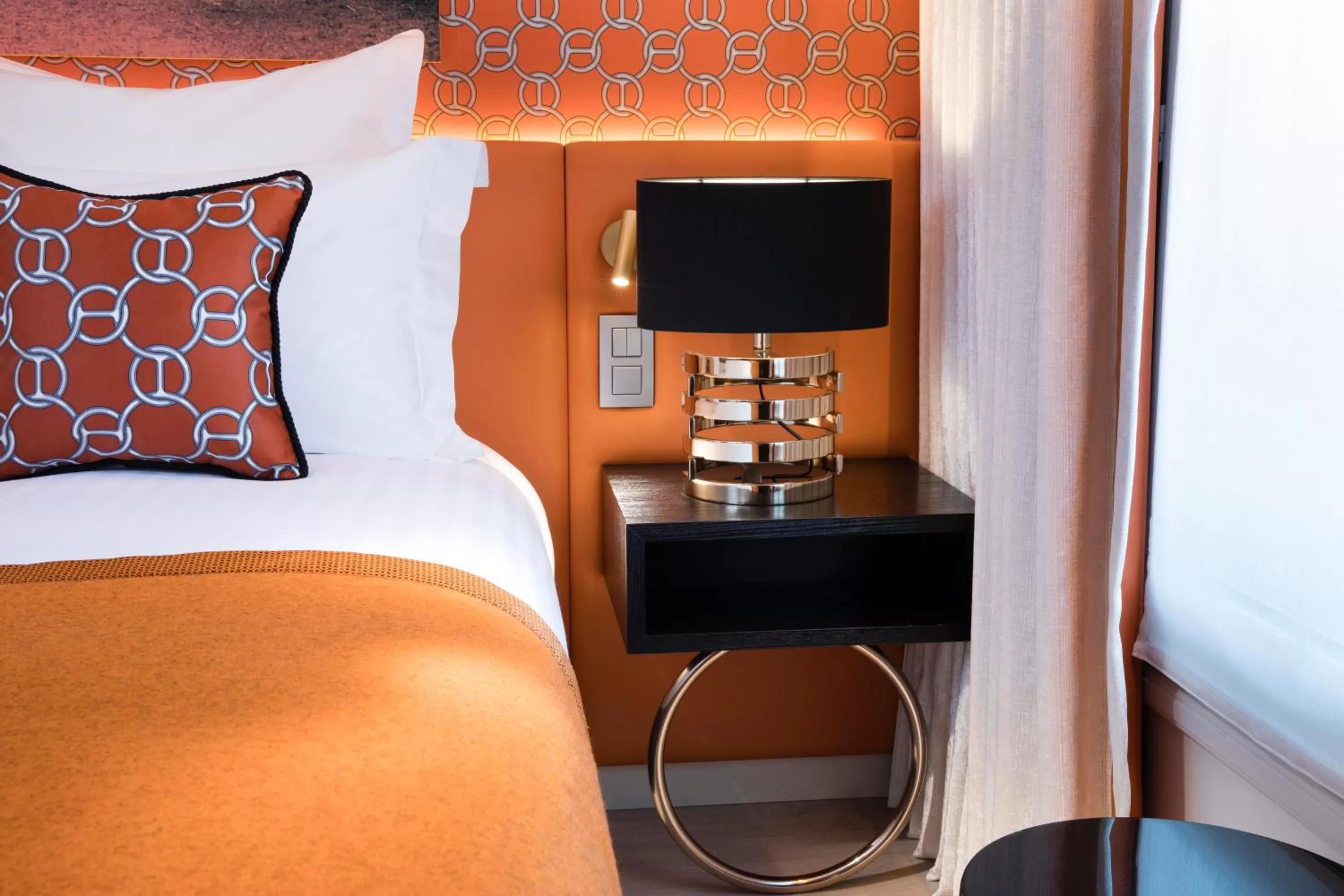 Bed in Hôtel Dress Code