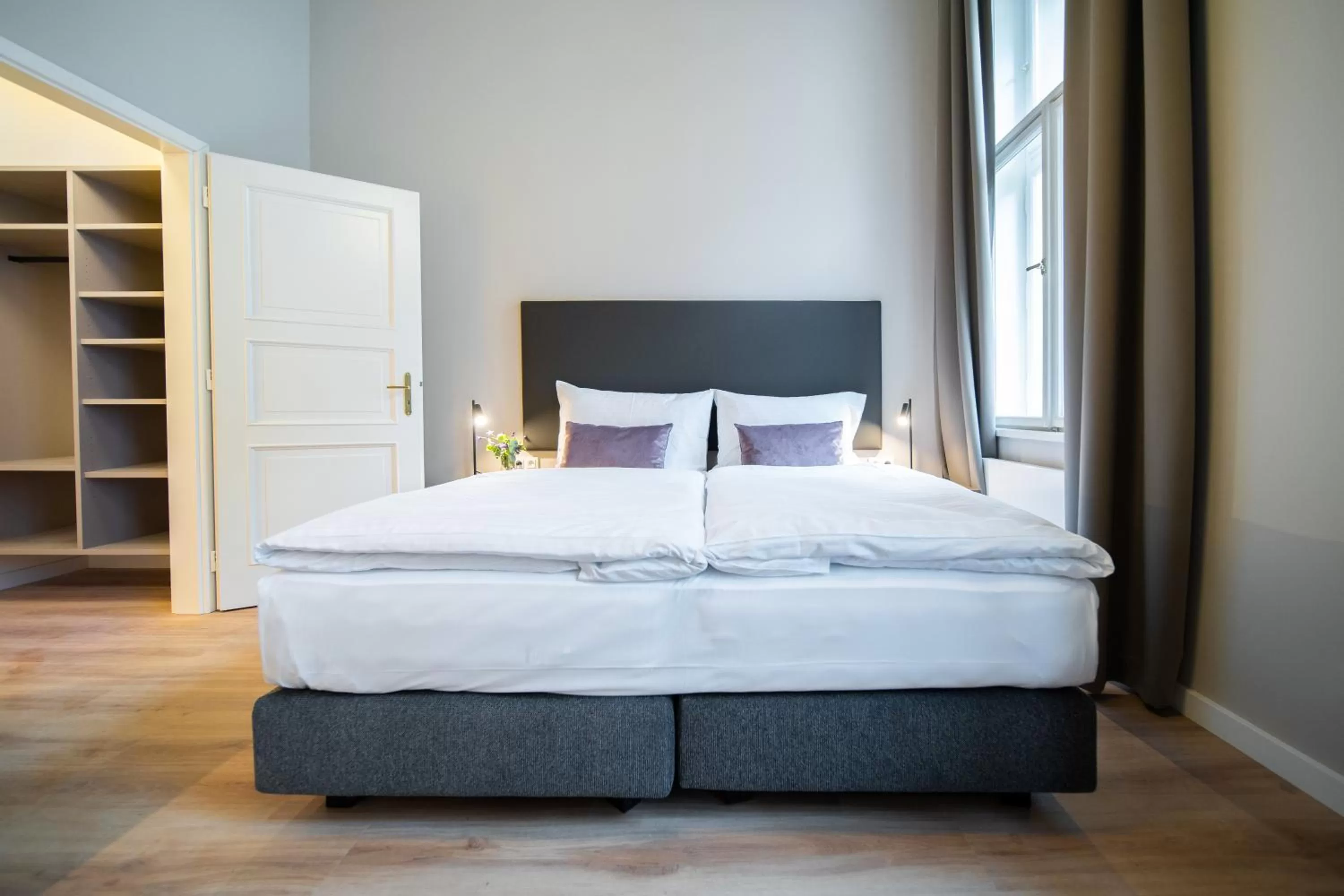 Bed in Karl BY ZEITRAUM