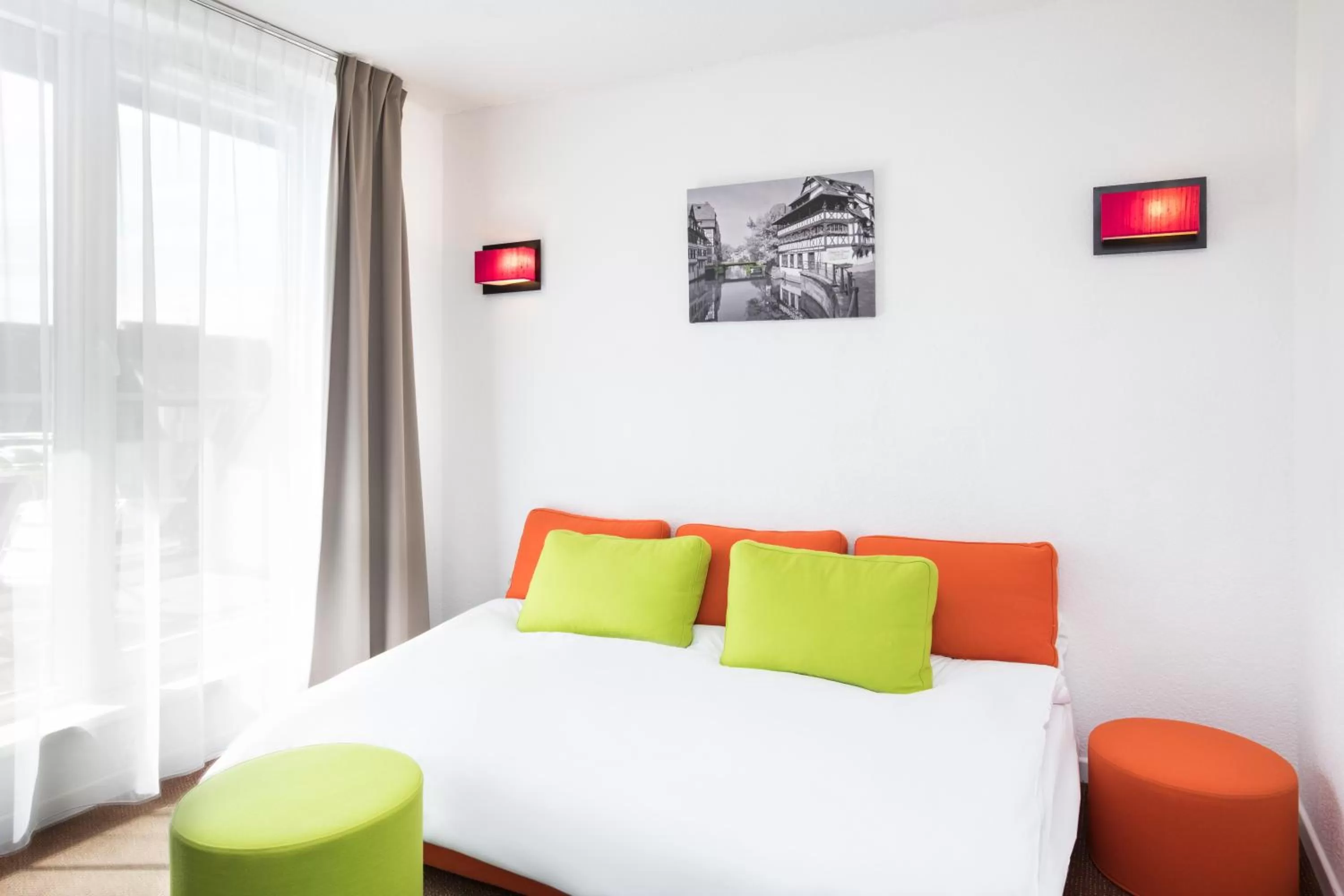 Living room, Bed in Aparthotel Adagio Access Strasbourg Petite France