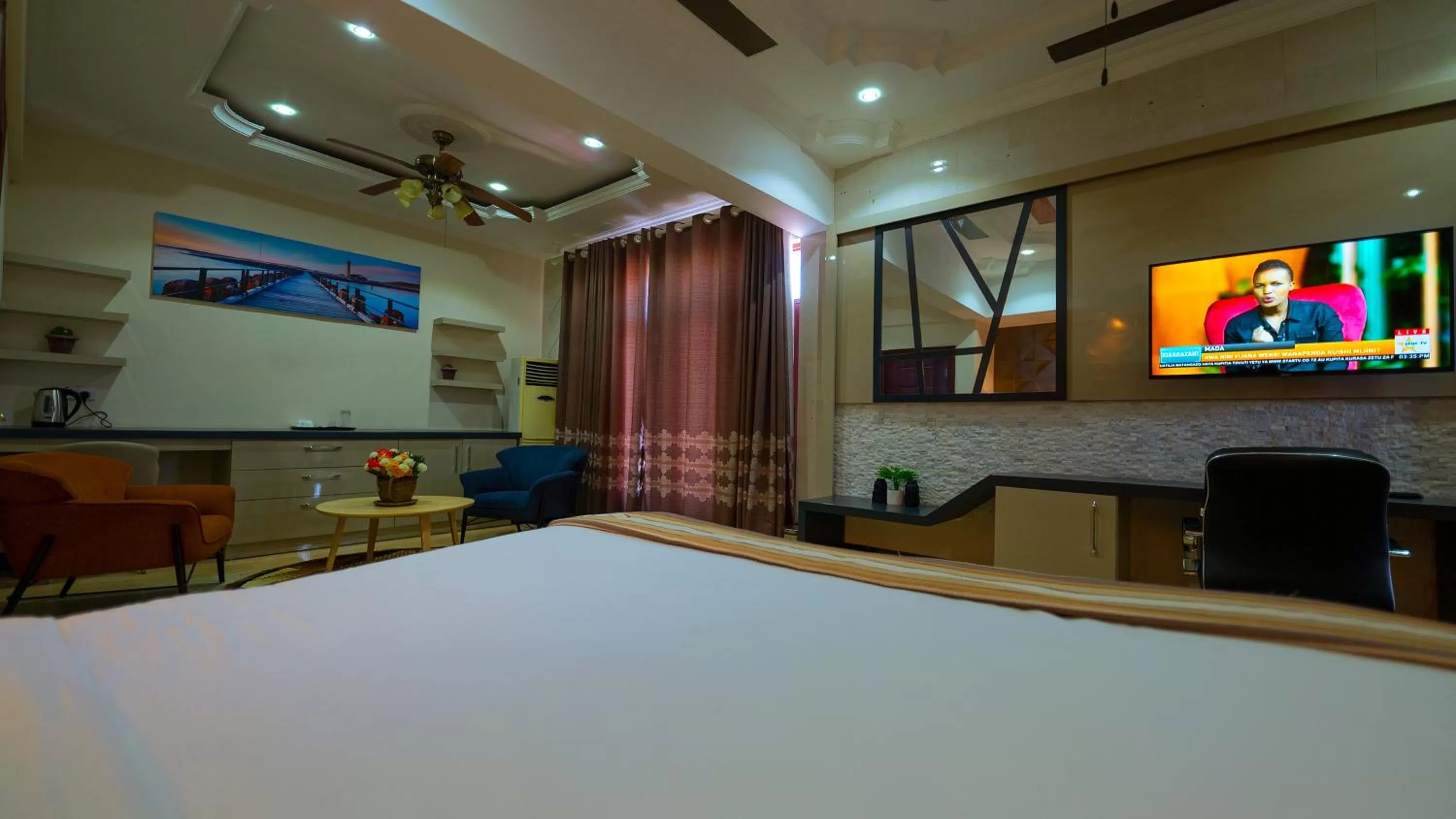 Photo of the whole room in Lantana Hotel