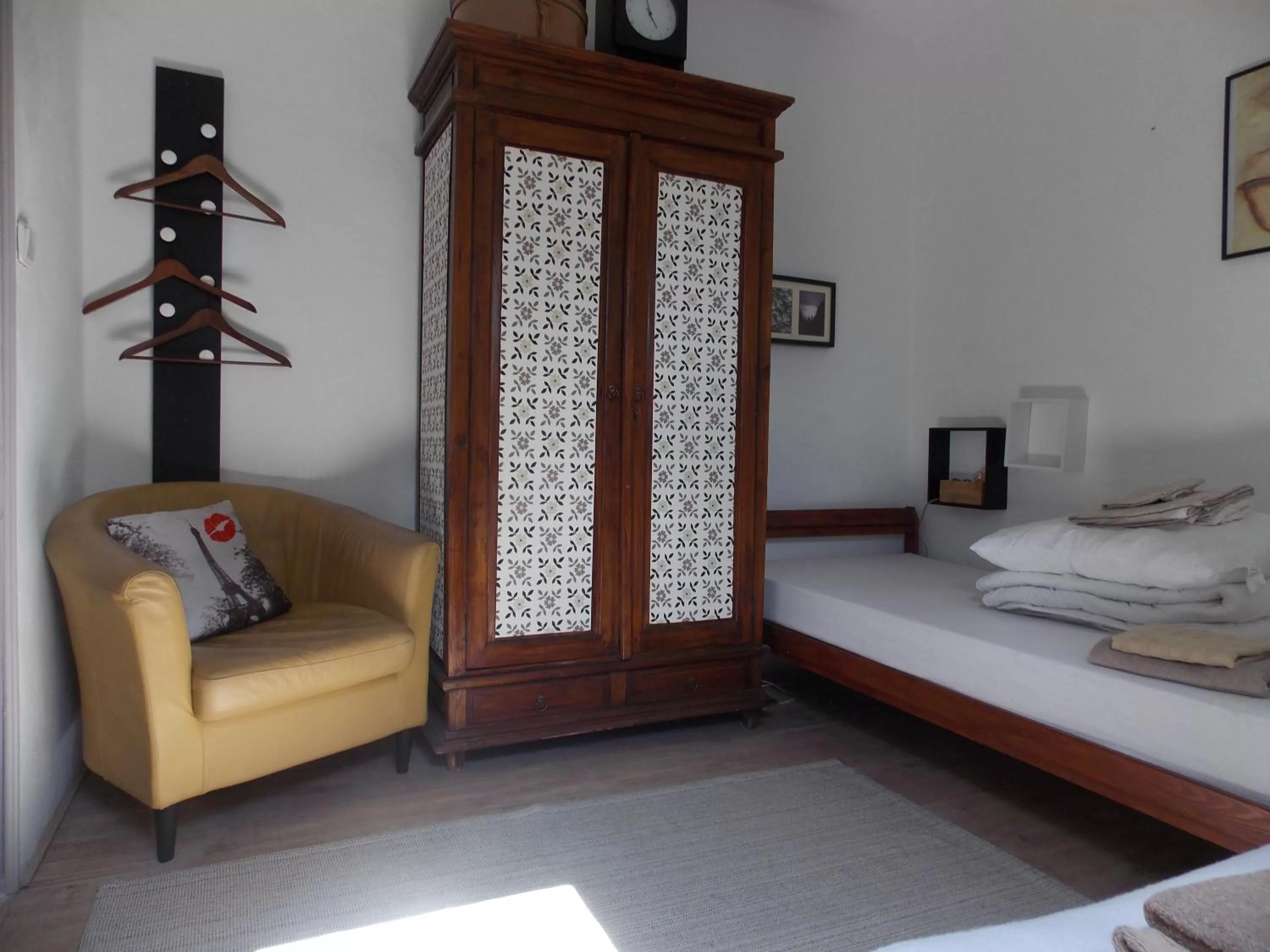 Bedroom, Bed in Tintaglia, betaalbaar en gastvrij