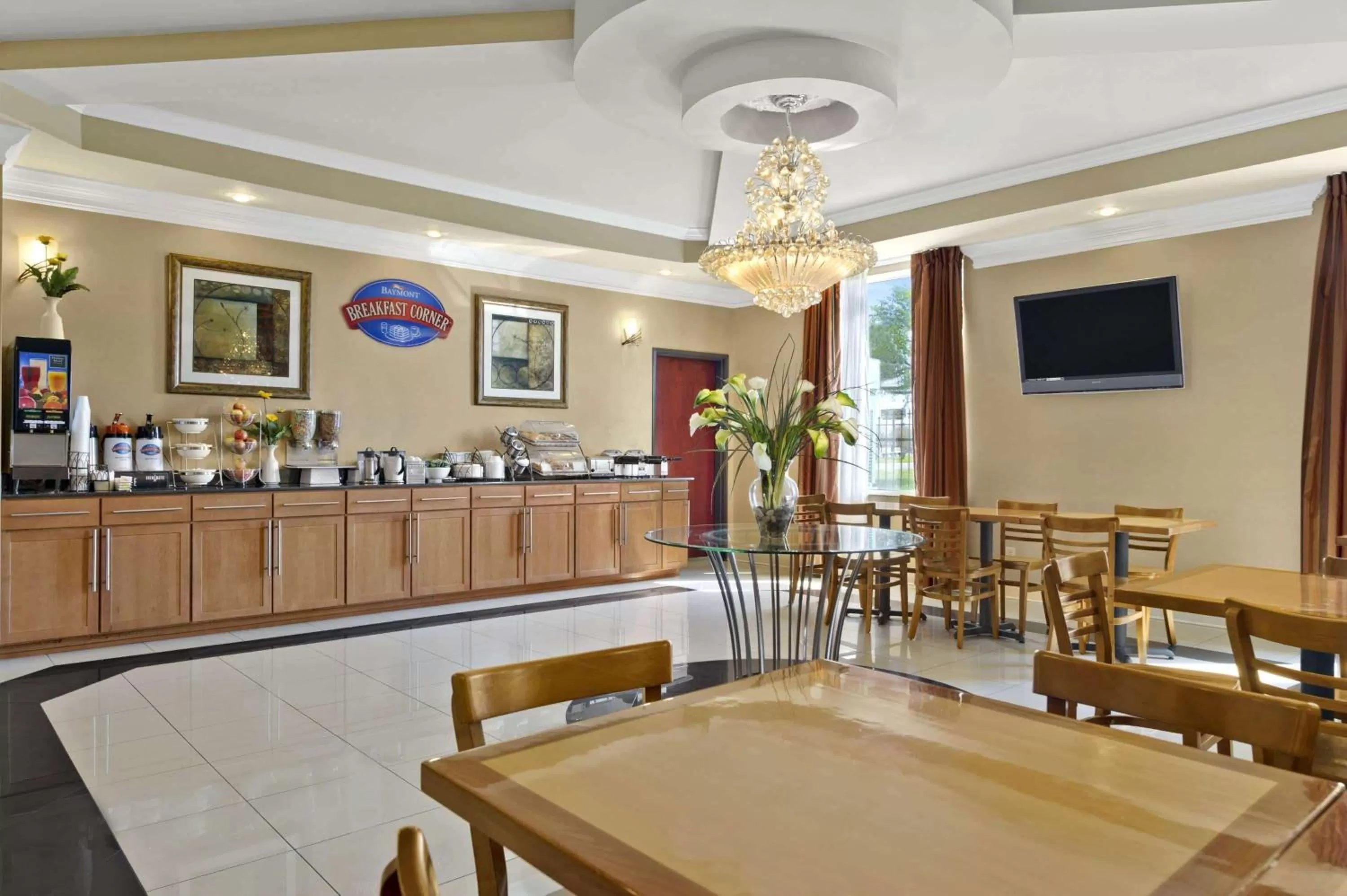 Restaurant/Places to Eat in Baymont by Wyndham Marrero