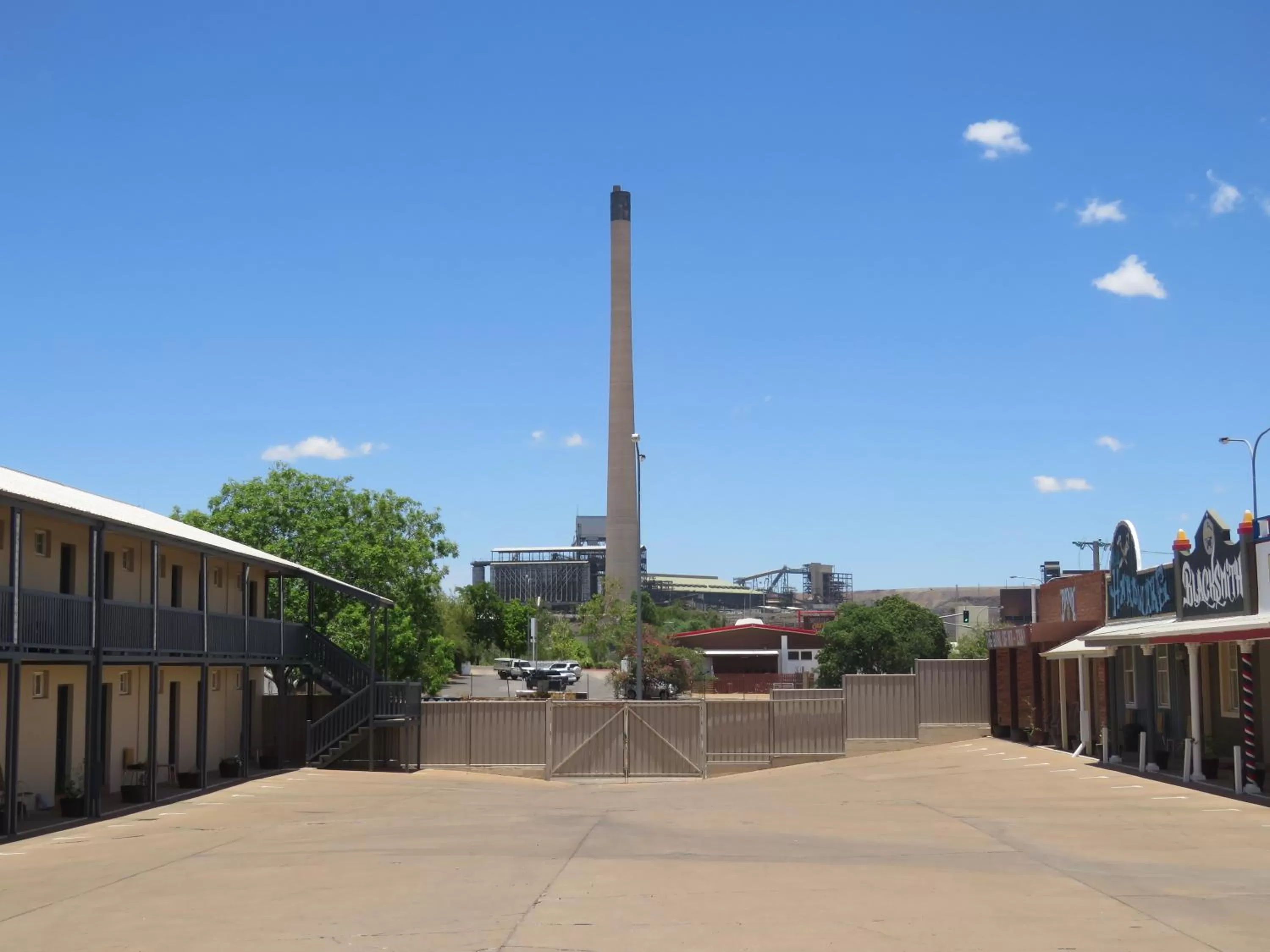 Property building in Burke & Wills Mt Isa