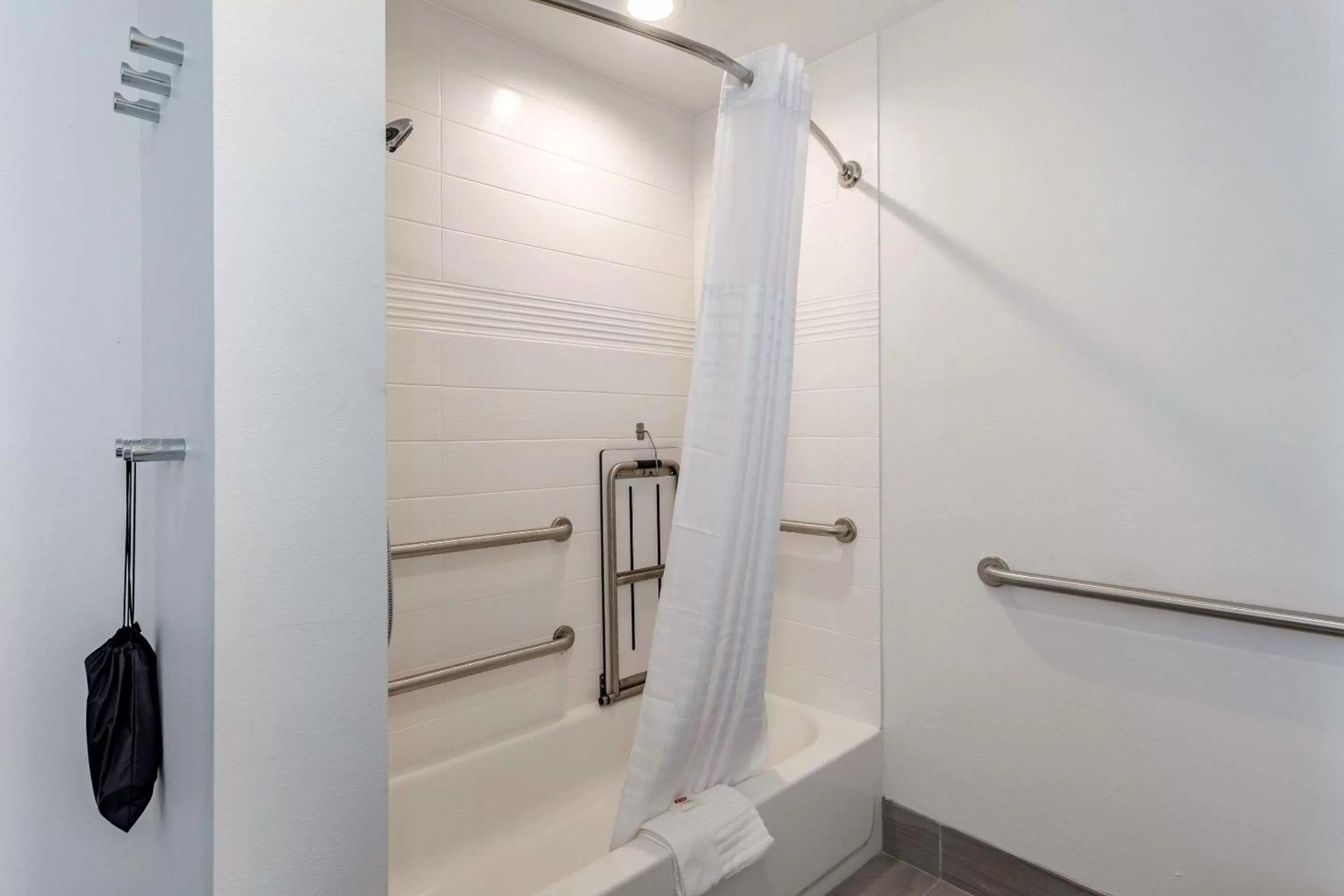 Bathroom in Comfort Inn & Suites Olive Branch - Memphis South